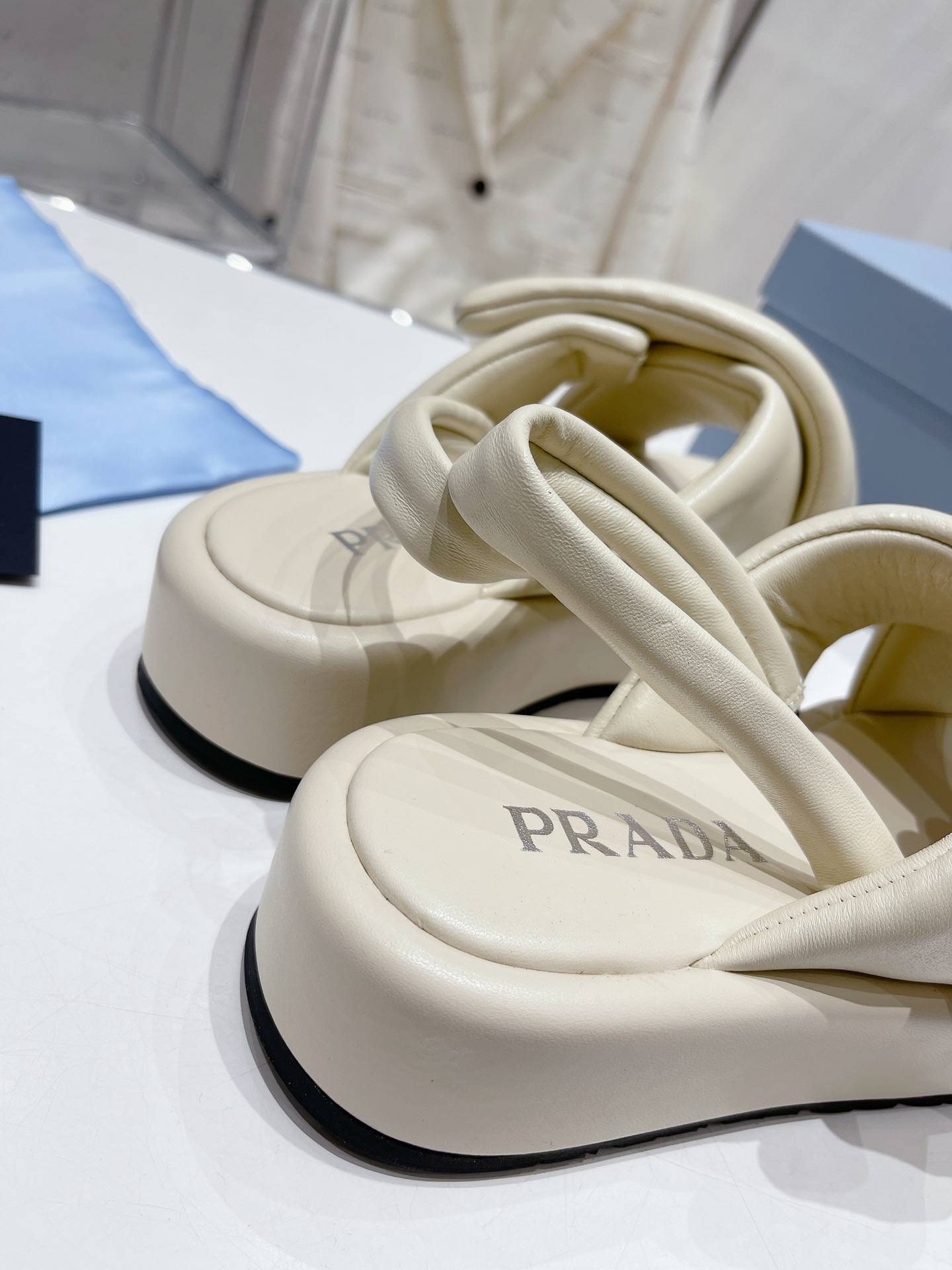 rada普拉达2023夏季新款凉鞋系