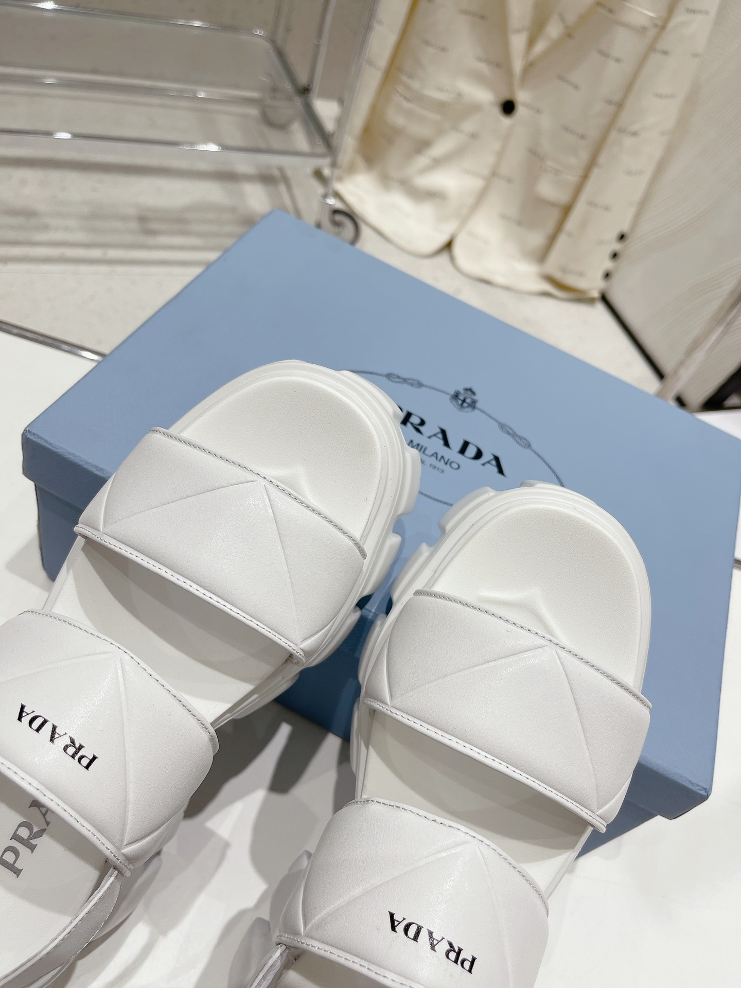 rada普拉达2023夏季新款凉鞋系