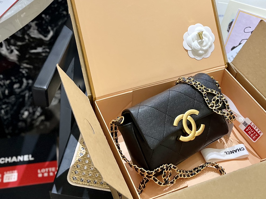 Caviar cowhide folding gift box CHANEL 23p new style Fengshen chain bag. The new double C chain blac