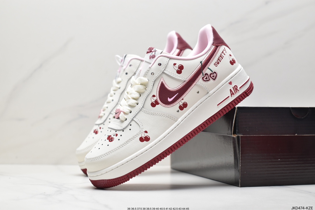 Nike Air Force 1 Low 07 LX 