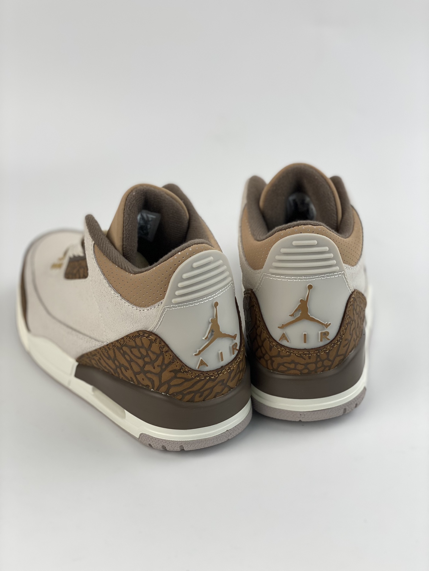 Air Jordan 3 Retro ”Palomino” Mocha Crack CT8532-102