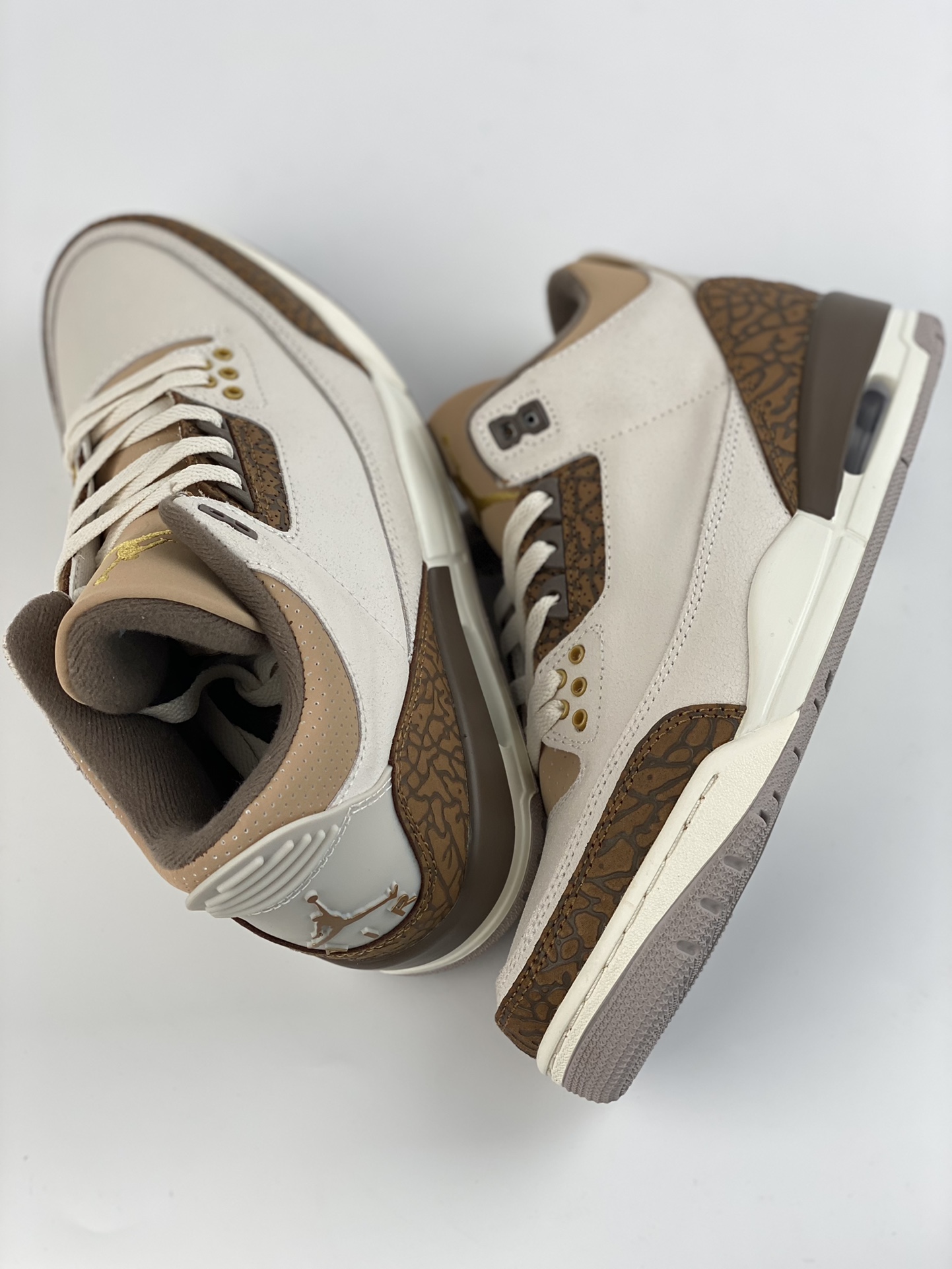 Air Jordan 3 Retro ”Palomino” Mocha Crack CT8532-102