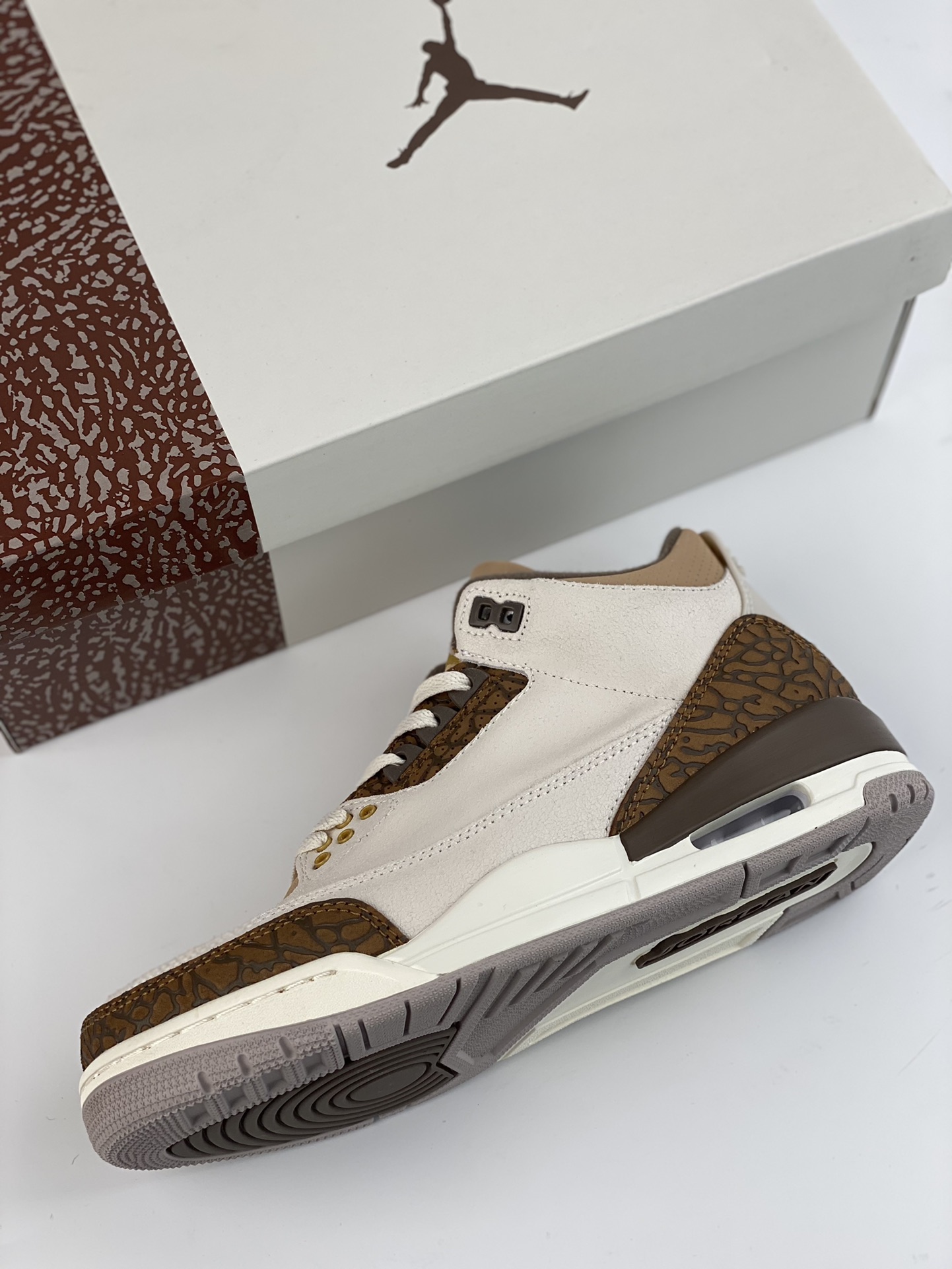 Air Jordan 3 Retro ”Palomino” Mocha Crack CT8532-102