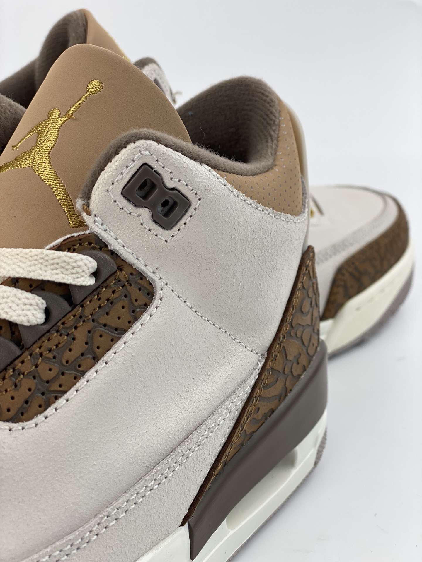 Air Jordan 3 Retro ”Palomino” Mocha Crack CT8532-102