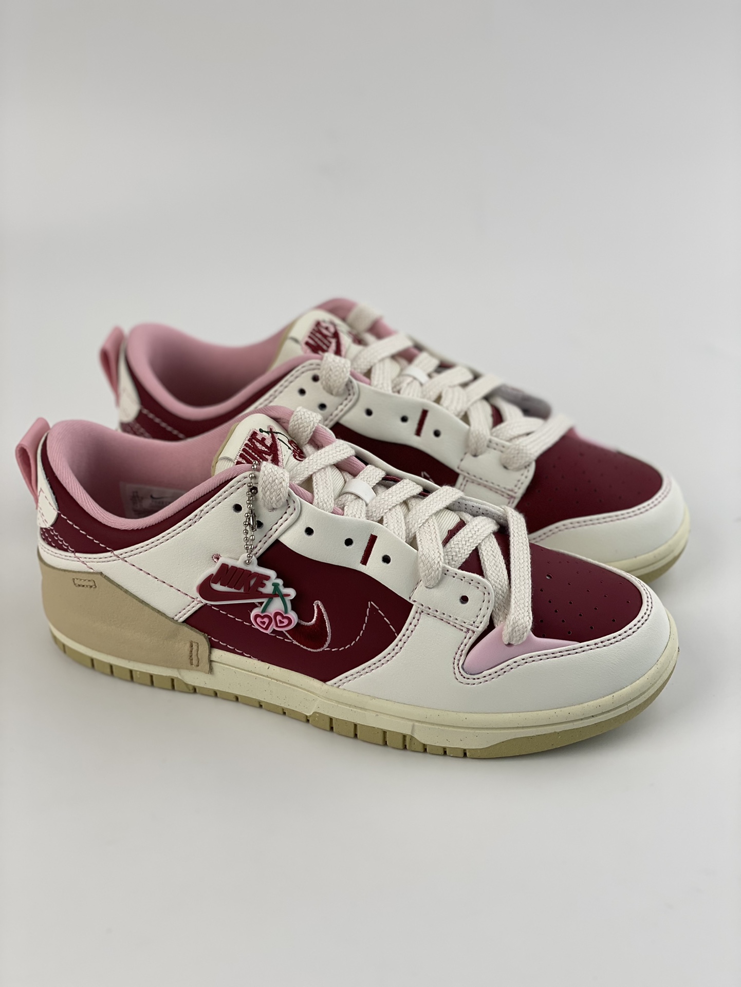 Nike Dunk Low Disrupt 2 Small Nike Swoosh stitching FD4617-667