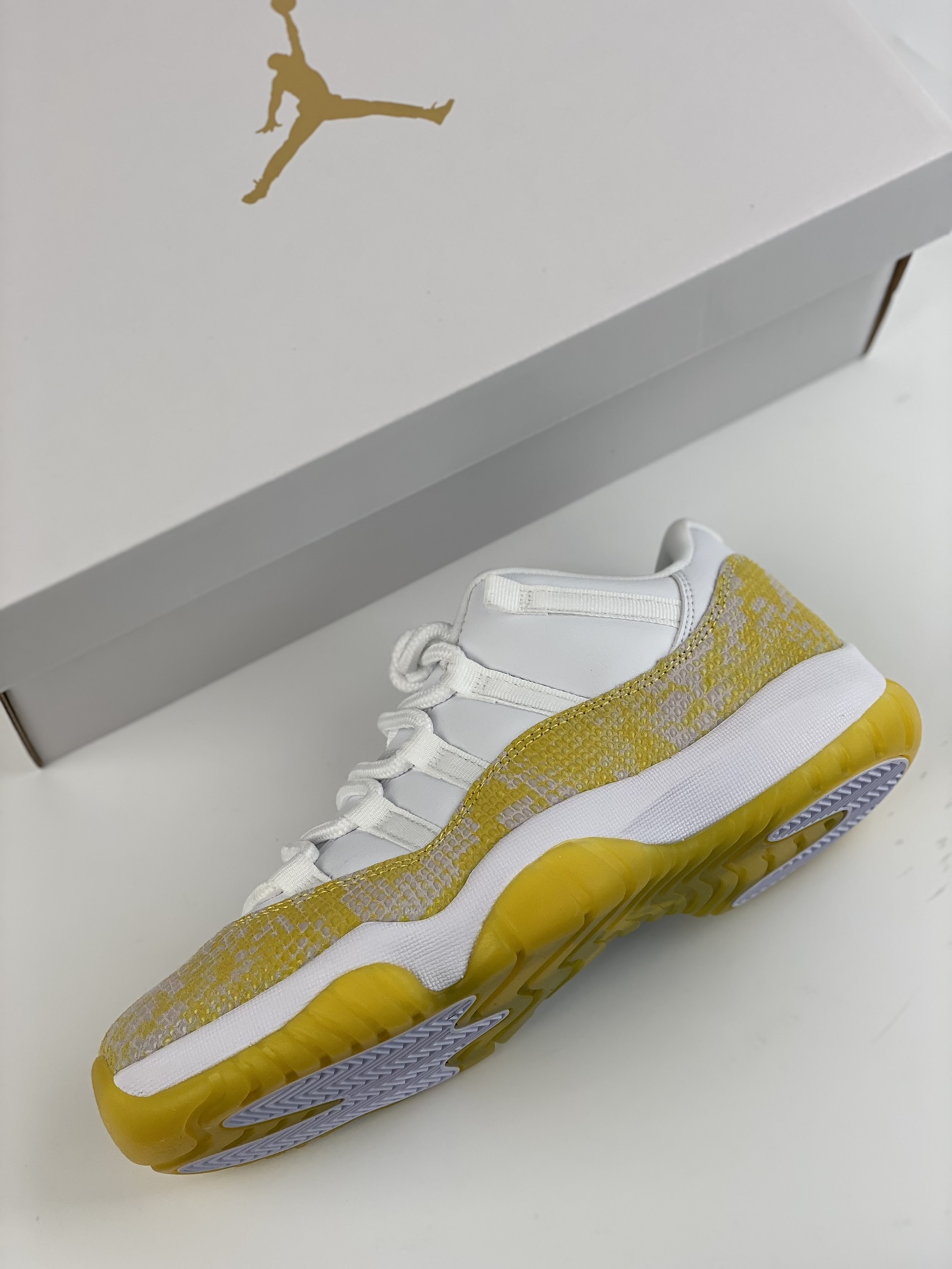 Air Jordan 11 Low ”Yellow Snakeskin” AJ11 replica yellow snakeskin AH7860-107