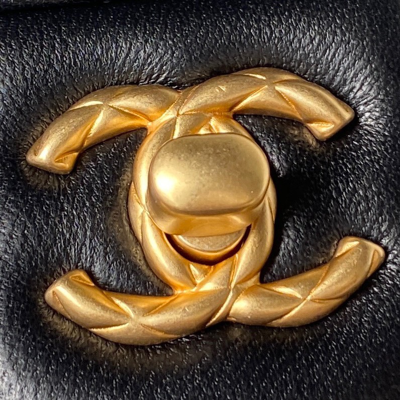 Мини-сумка Chanel с ручкой