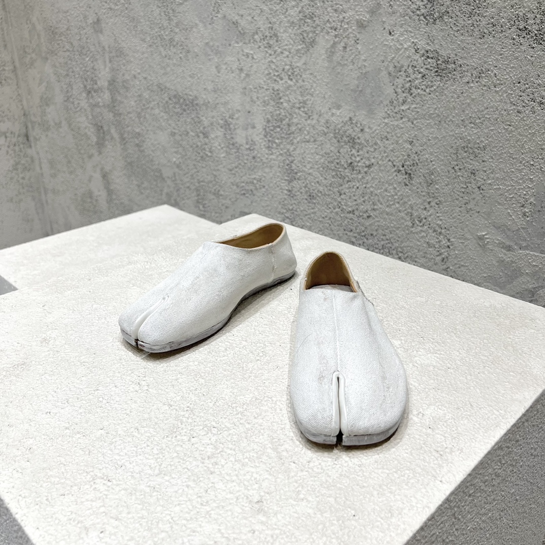 Maison Margiela обувь с разделённым носком кожаная на плоской подошве