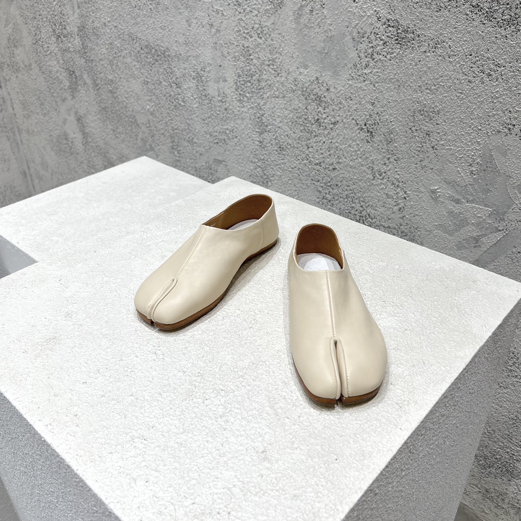 Maison Margiela обувь с разделенным носком кожаная на плоской подошве
