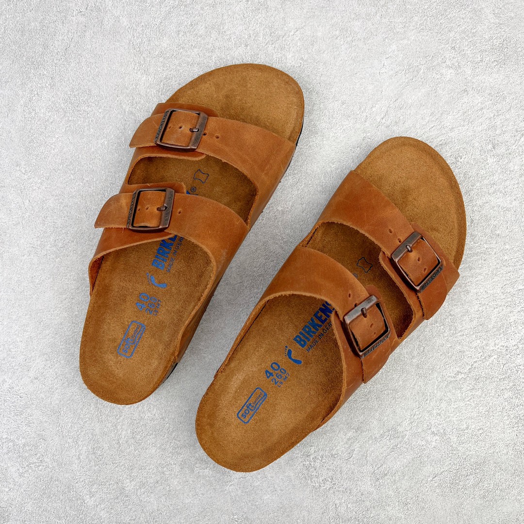 图片[3]-零售💰230 ＃DC Birkenstock Arizona 系列勃肯皮革绒面双扣时尚凉拖鞋 牛皮绒面革质地柔软 搭配可调节鞋扣提升穿着舒适度 人体工学设计分散脚部压力 保护脚踝 软木乳胶鞋床具有一定的收缩性 长时间穿着后能贴合脚型 EVA鞋底回弹性和抗张性力高 具有良好的防震、缓冲性  四季皆宜 柔软的鞋床采用额外的泡沫缓冲层 提供额外的舒适感和全天支撑 全网独家首发 源于德国的严谨工艺  牛巴戎面 中层松木 EVA 三层组合大底 优质牛皮面料五金扣 出口订单 尺码：35-44 编码：by2936030-运动鞋