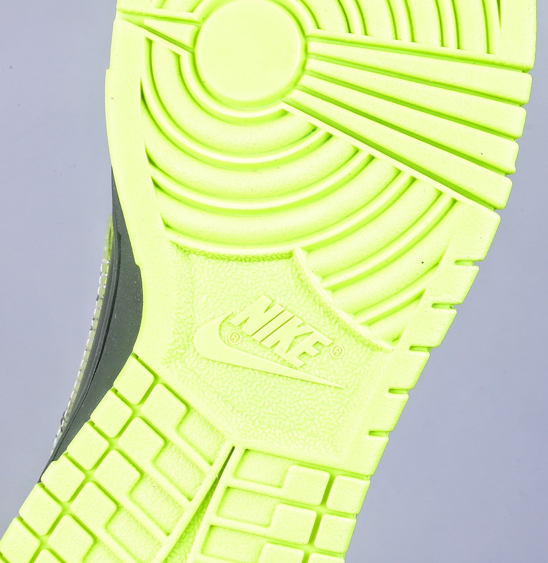 200 F版Nike SB Zoom Dunk Low 迷彩板鞋 DV1694-900