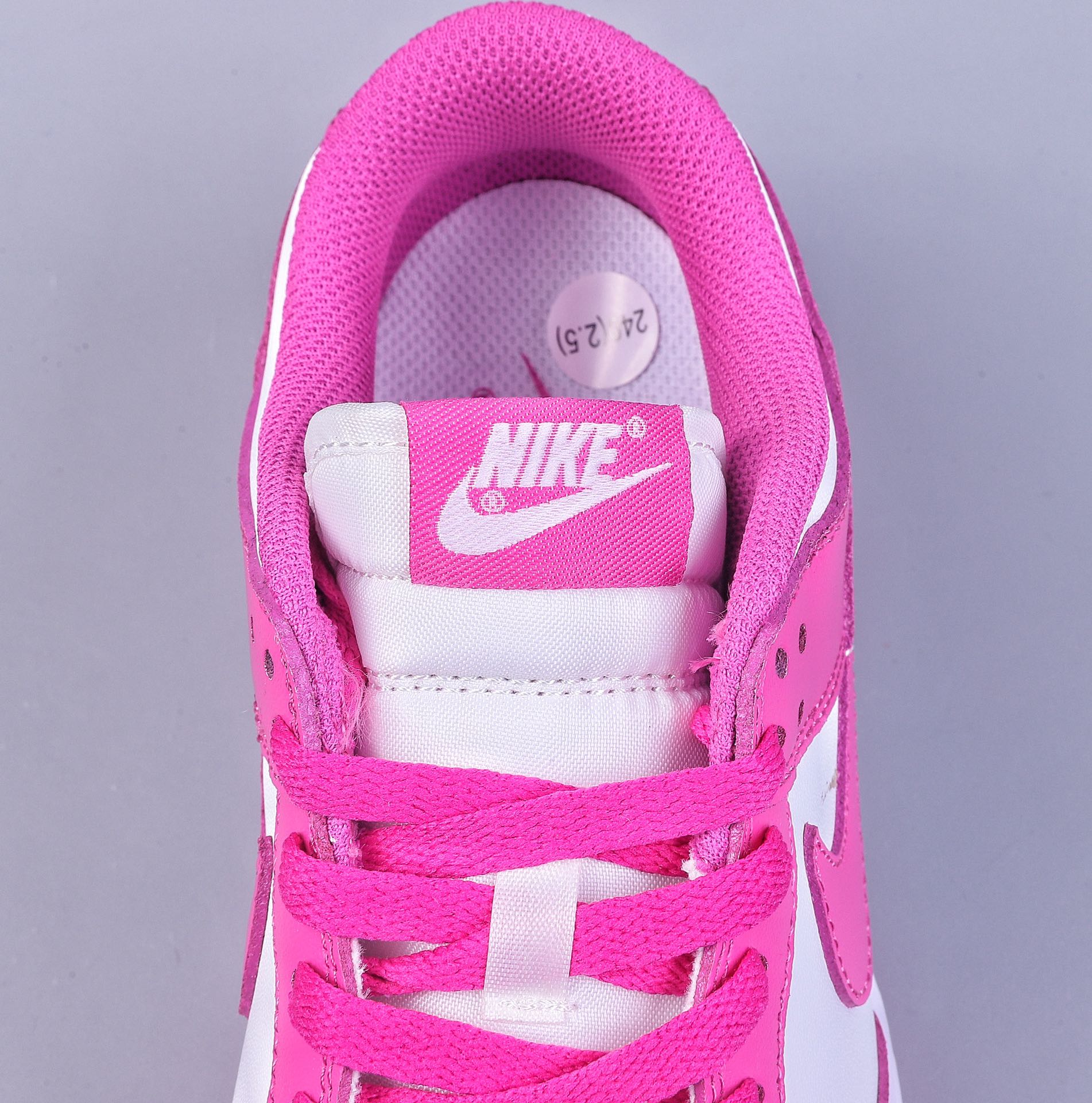 200 F版Nike SB Zoom Dunk Low 玫红板鞋 FJ0704-100