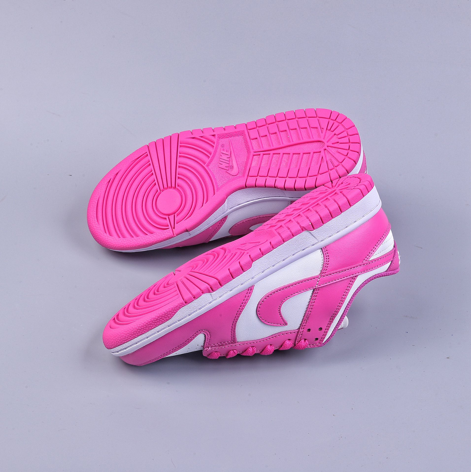 200 F版Nike SB Zoom Dunk Low 玫红板鞋 FJ0704-100