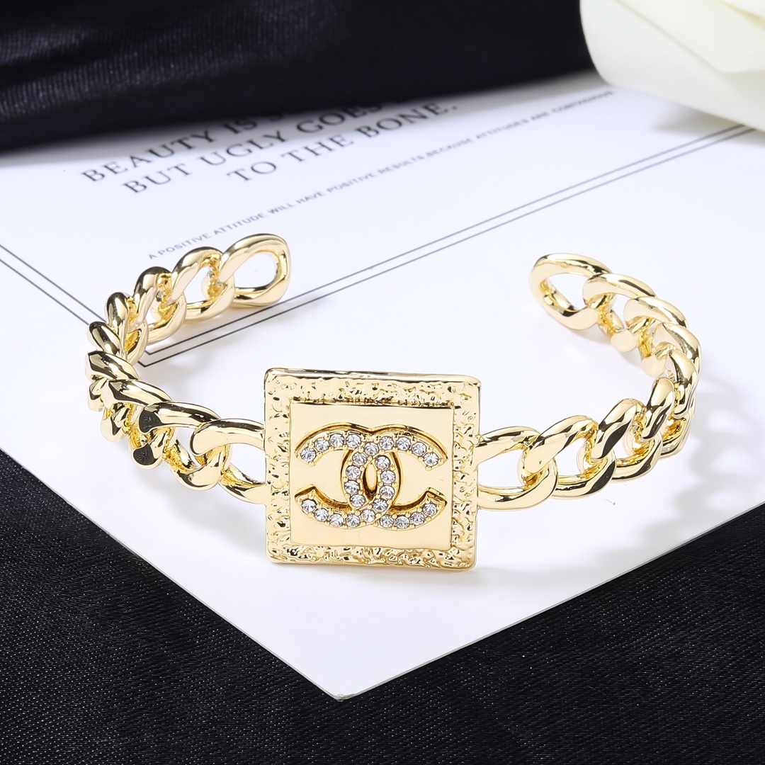 Chanel Jewelry Bracelet Best Quality Fake
 Yellow Brass