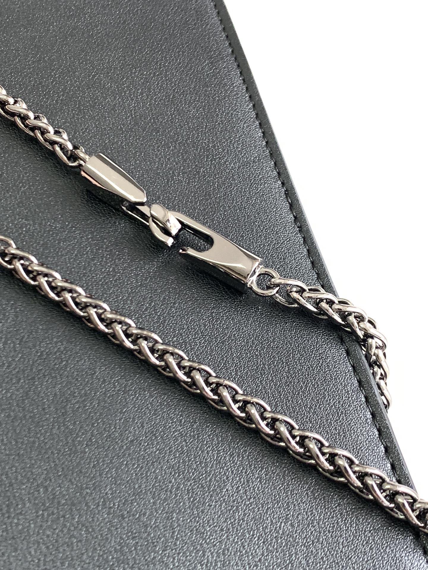 🆕🆕🆕MINI LOCÒ仿水晶装饰手袋-VLogo Signature施华洛世奇®仿水晶装饰-配可拆卸提