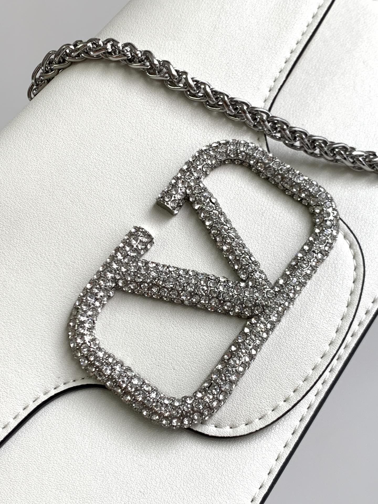 🆕🆕🆕MINI LOCÒ仿水晶装饰手袋-VLogo Signature施华洛世奇®仿水晶装饰-配可拆卸提