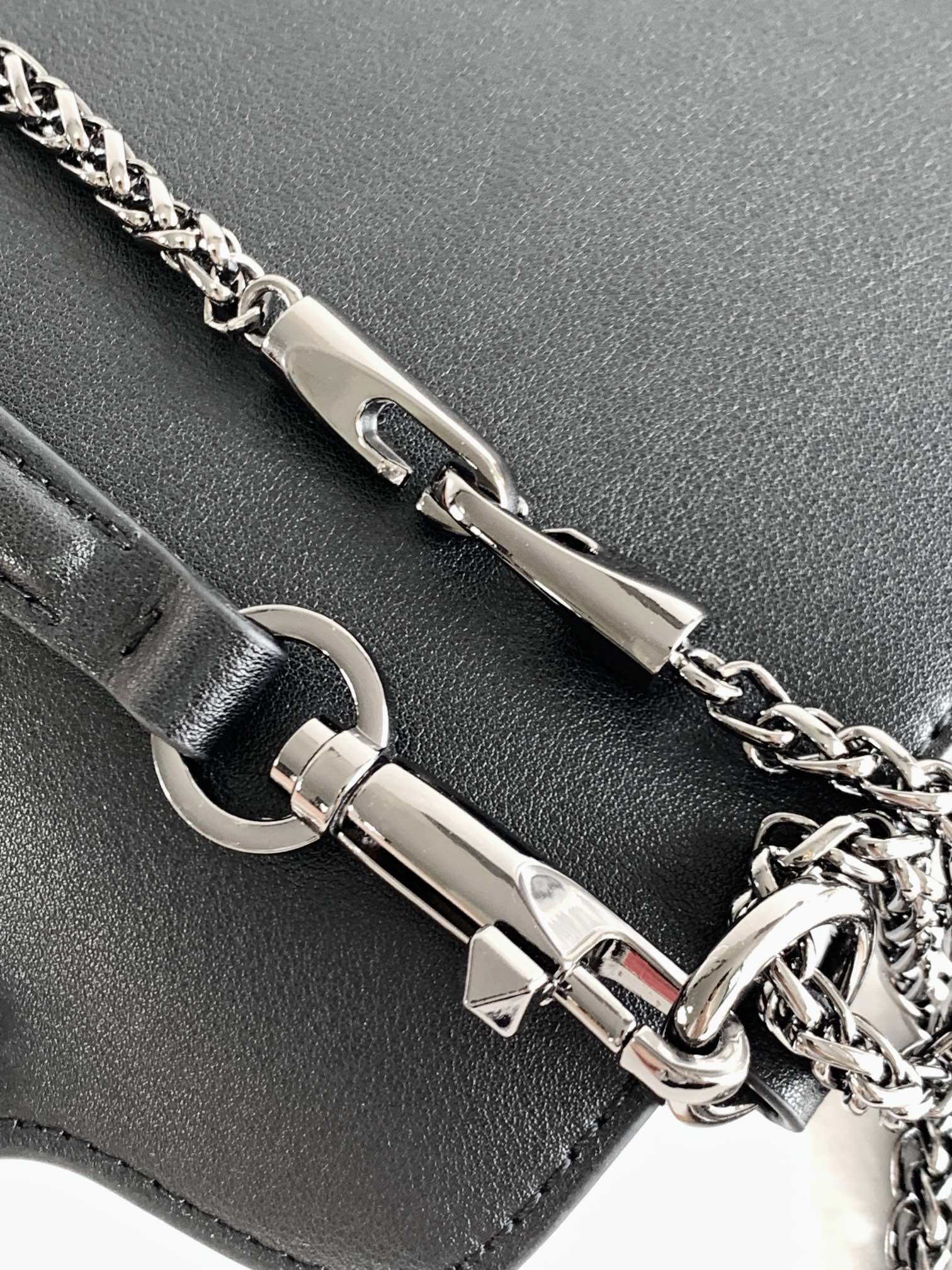 🆕🆕🆕MINI LOCÒ仿水晶装饰手袋-VLogo Signature施华洛世奇®仿水晶装饰-配可拆卸提