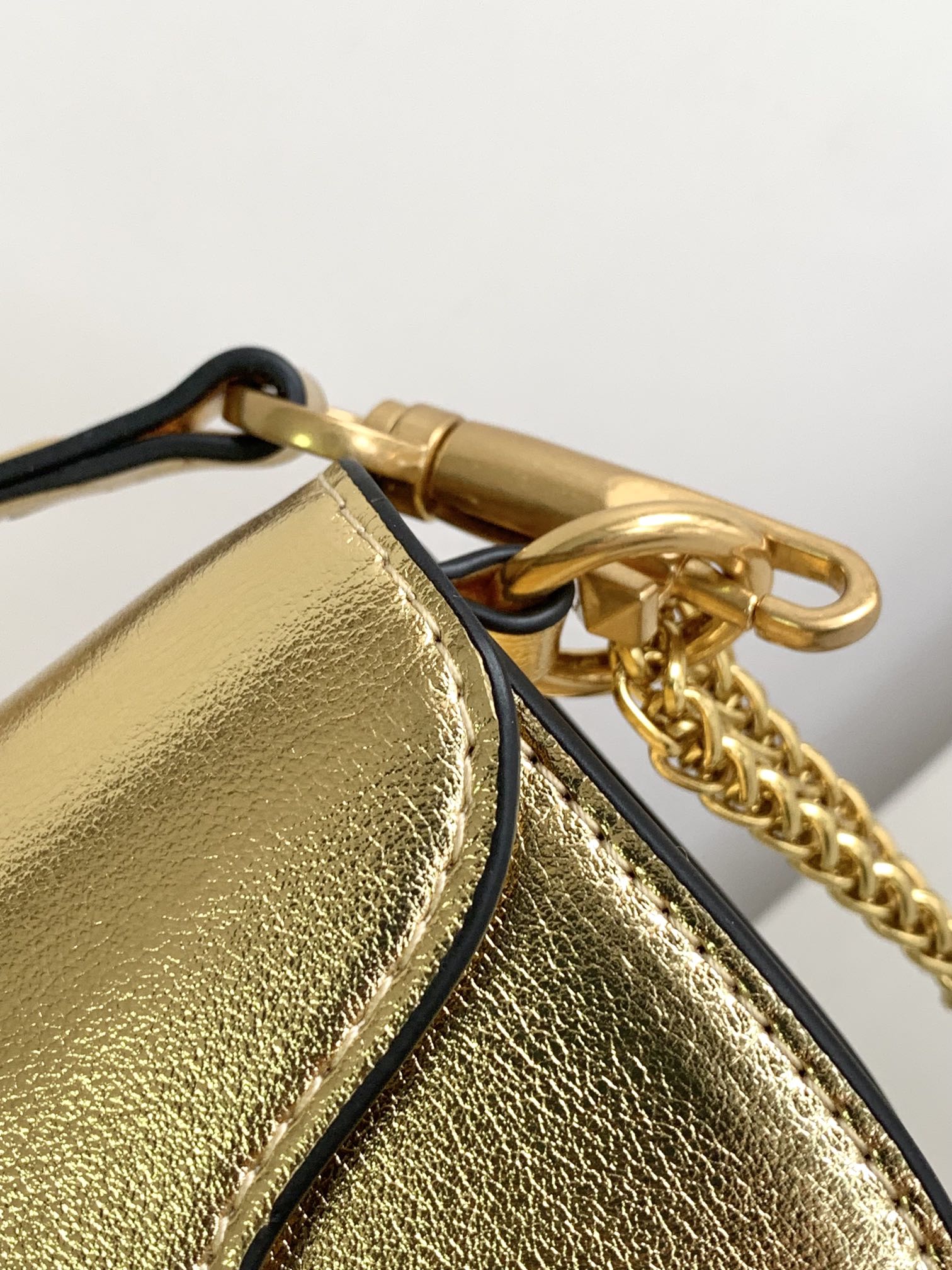 🆕🆕🆕MINI LOCÒ仿水晶装饰手袋-VLogo Signature施华洛世奇®仿水晶装饰-配可拆卸提