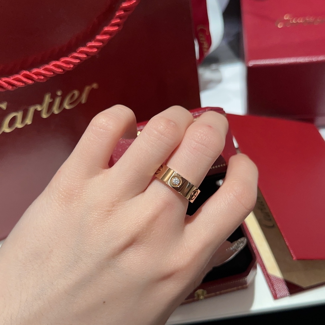 NO:631217,Kajia LOVE series rings, wide version of the baby's breath ring, wide version of the three-diamond ring, 30,000-year-old classic and versatile item, for both men and women, ring, Cardia high-end jewelry19860909卡家LOVE系列戒指 宽版满天星戒指 宽版三钻戒指3 万年经典百搭单品 男女都,,ring,卡迪亚高端饰品,Jewelry