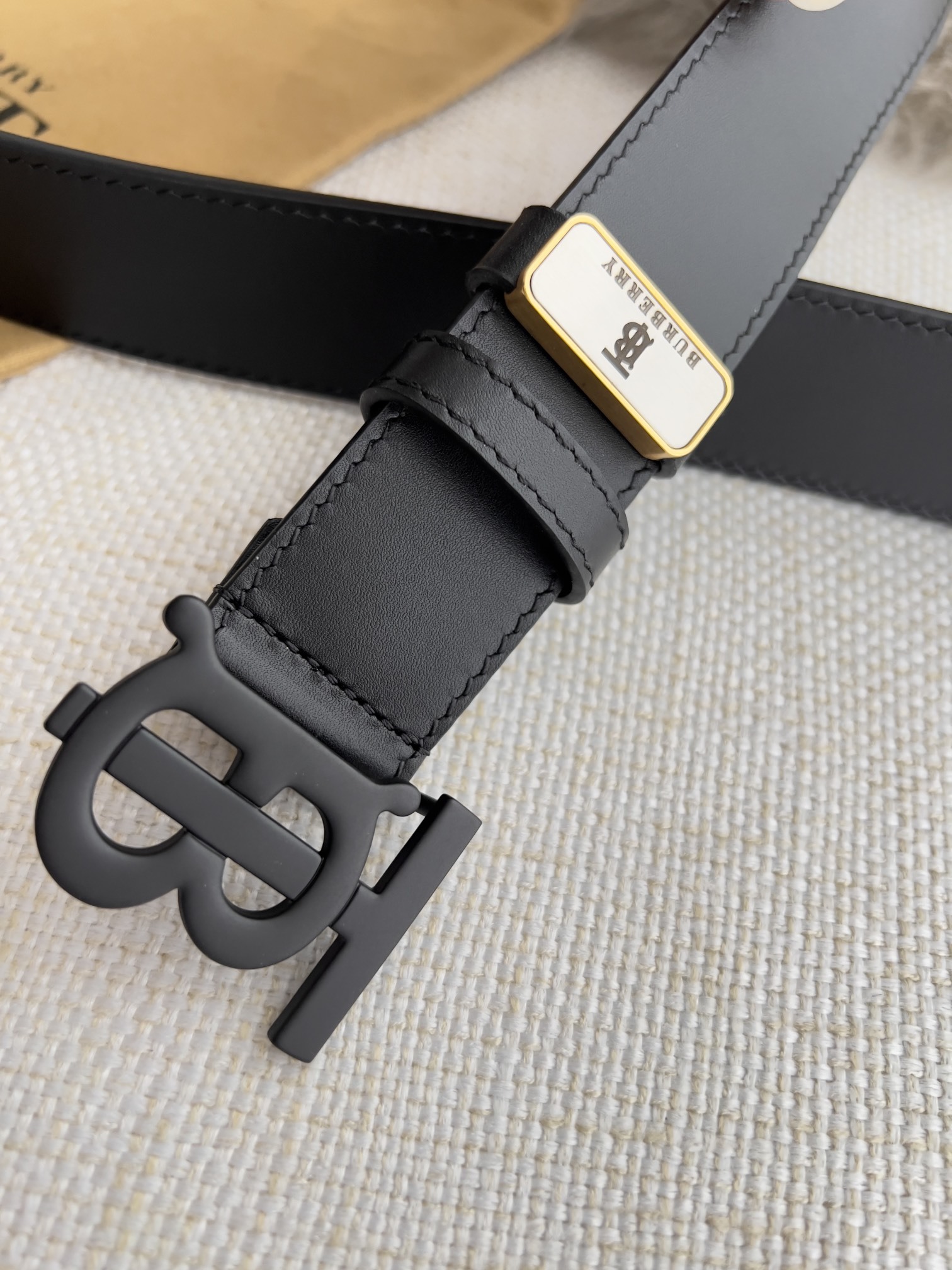 品名巴宝莉.Burberry️腰带皮