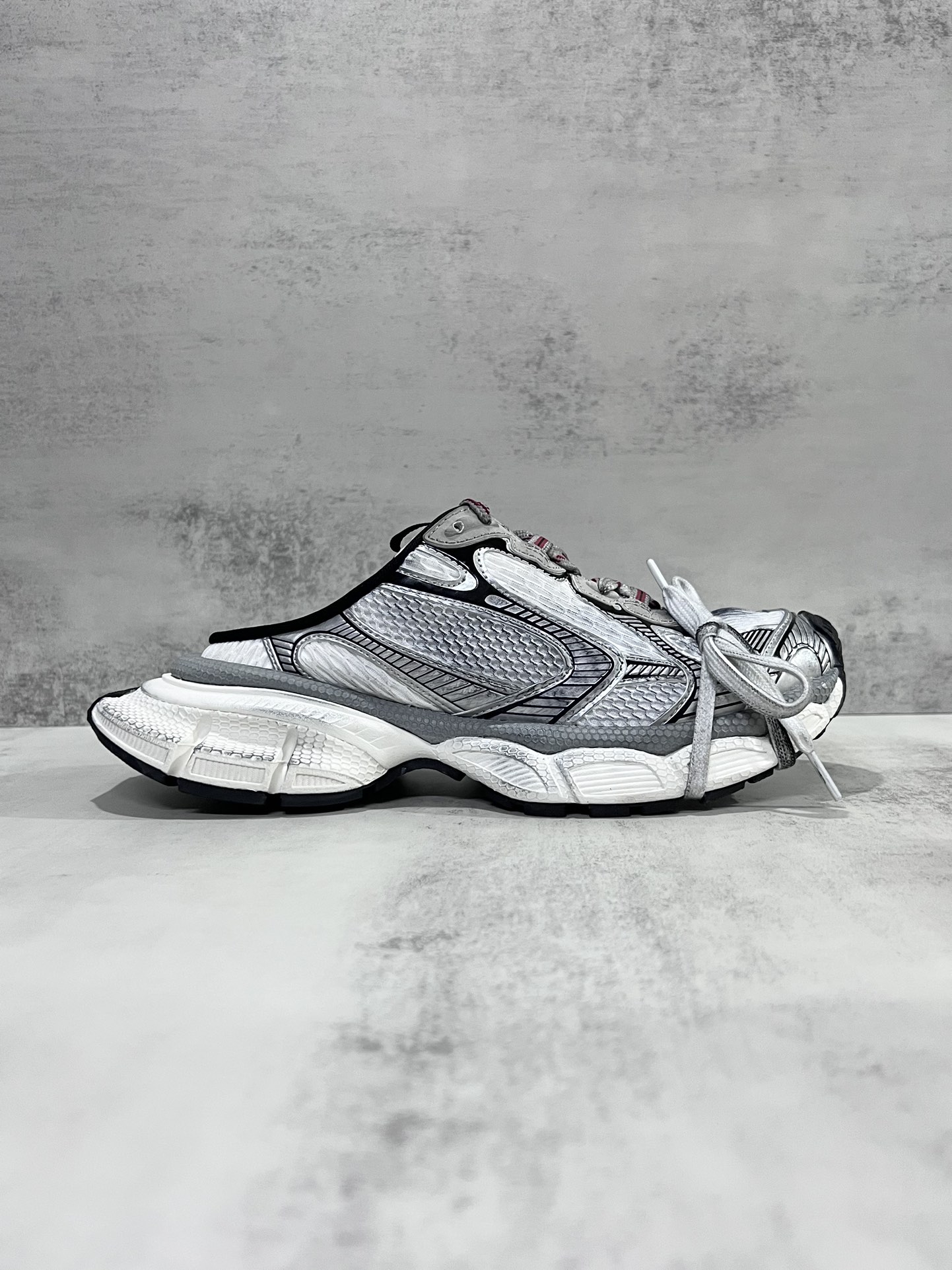 Balenciaga Balenciaga Phantom Sneaker 同步 巴黎世家全新3XL十代潮流半拖跑鞋 增加全新设计 在延续 Track Trainer 户外轮廓和复杂鞋面结构的同时