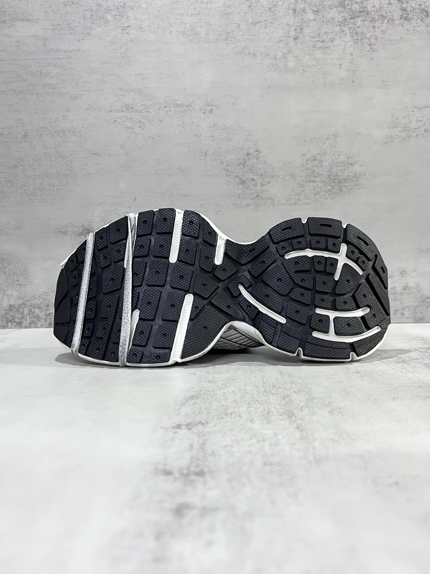 Balenciaga Balenciaga Phantom Sneaker 同步 巴黎世家全新3XL十代潮流半拖跑鞋 增加全新设计 在延续 Track Trainer 户外轮廓和复杂鞋面结构的同时