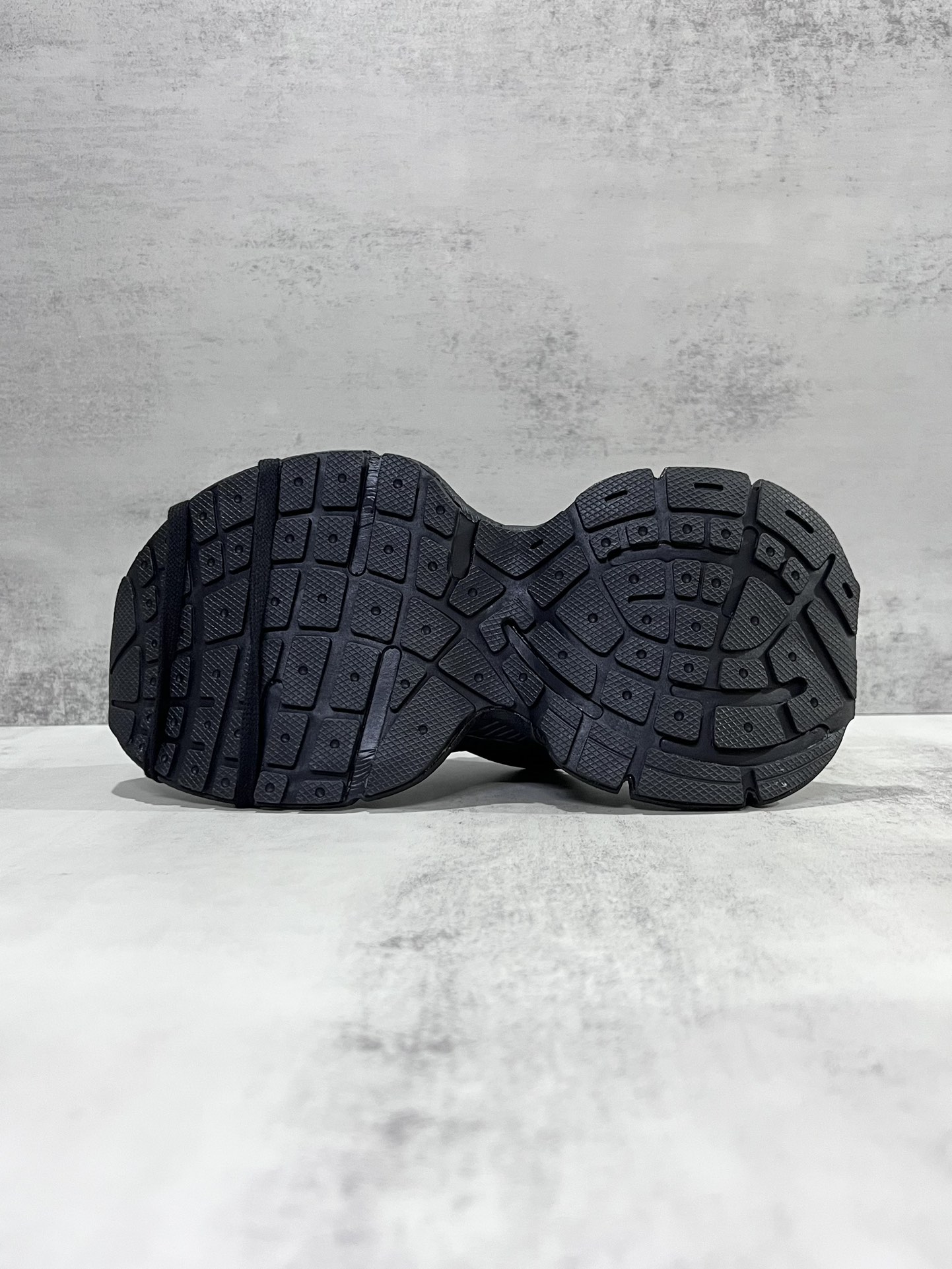 Balenciaga Balenciaga Phantom Sneaker 同步 巴黎世家全新3XL十代潮流半拖跑鞋 增加全新设计 在延续 Track Trainer 户外轮廓和复杂鞋面结构的同时