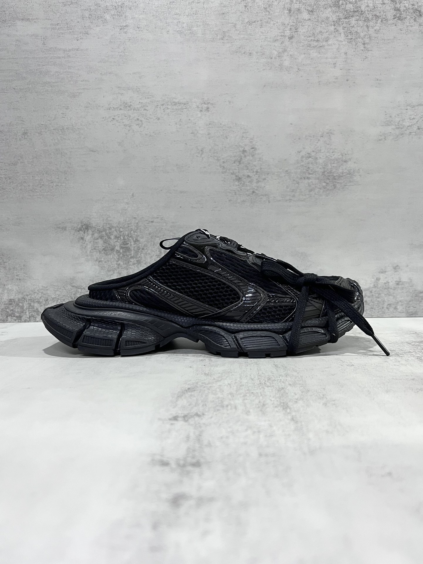 Balenciaga Balenciaga Phantom Sneaker 同步 巴黎世家全新3XL十代潮流半拖跑鞋 增加全新设计 在延续 Track Trainer 户外轮廓和复杂鞋面结构的同时
