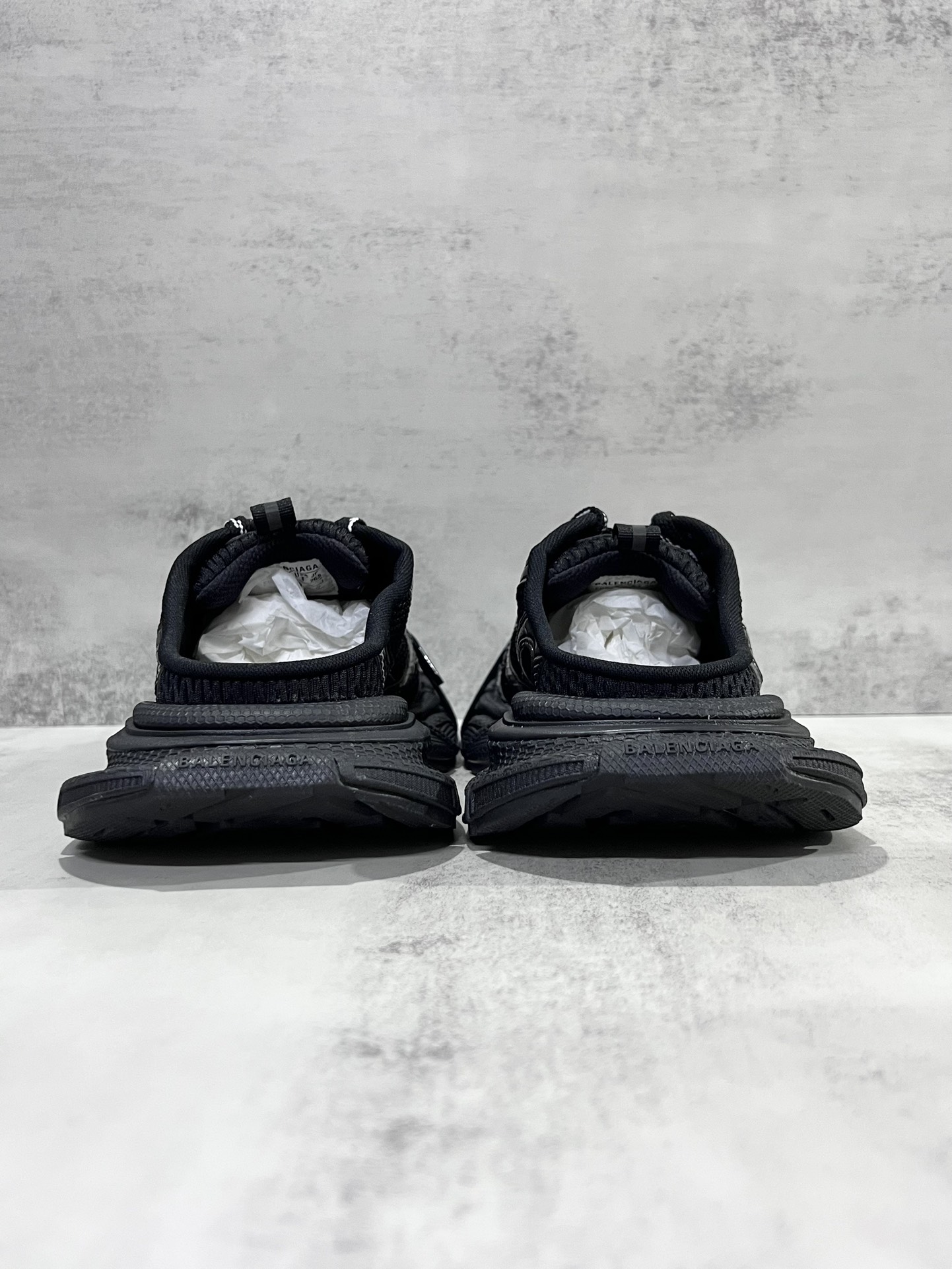 Balenciaga Balenciaga Phantom Sneaker 同步 巴黎世家全新3XL十代潮流半拖跑鞋 增加全新设计 在延续 Track Trainer 户外轮廓和复杂鞋面结构的同时