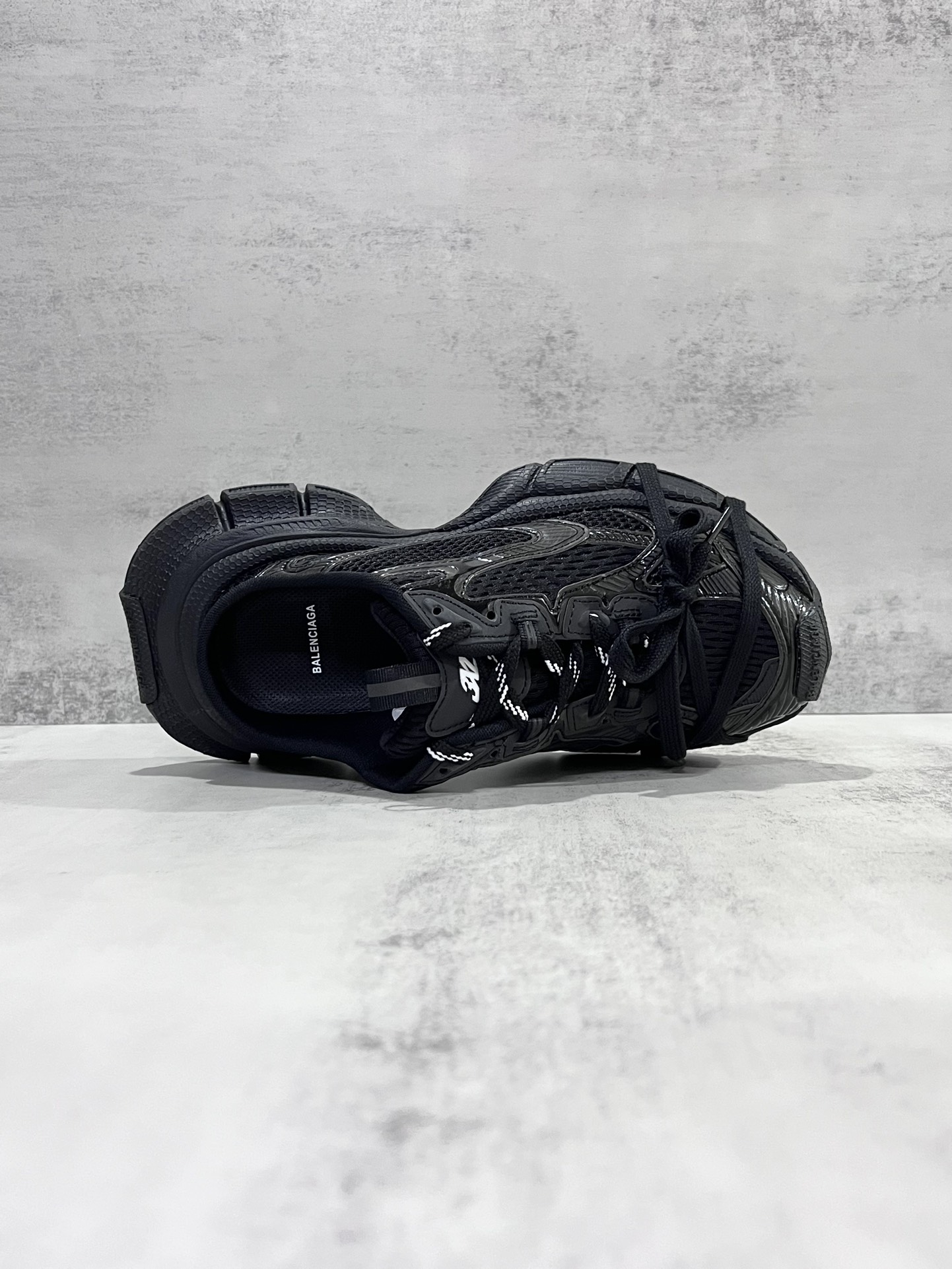 Balenciaga Balenciaga Phantom Sneaker 同步 巴黎世家全新3XL十代潮流半拖跑鞋 增加全新设计 在延续 Track Trainer 户外轮廓和复杂鞋面结构的同时