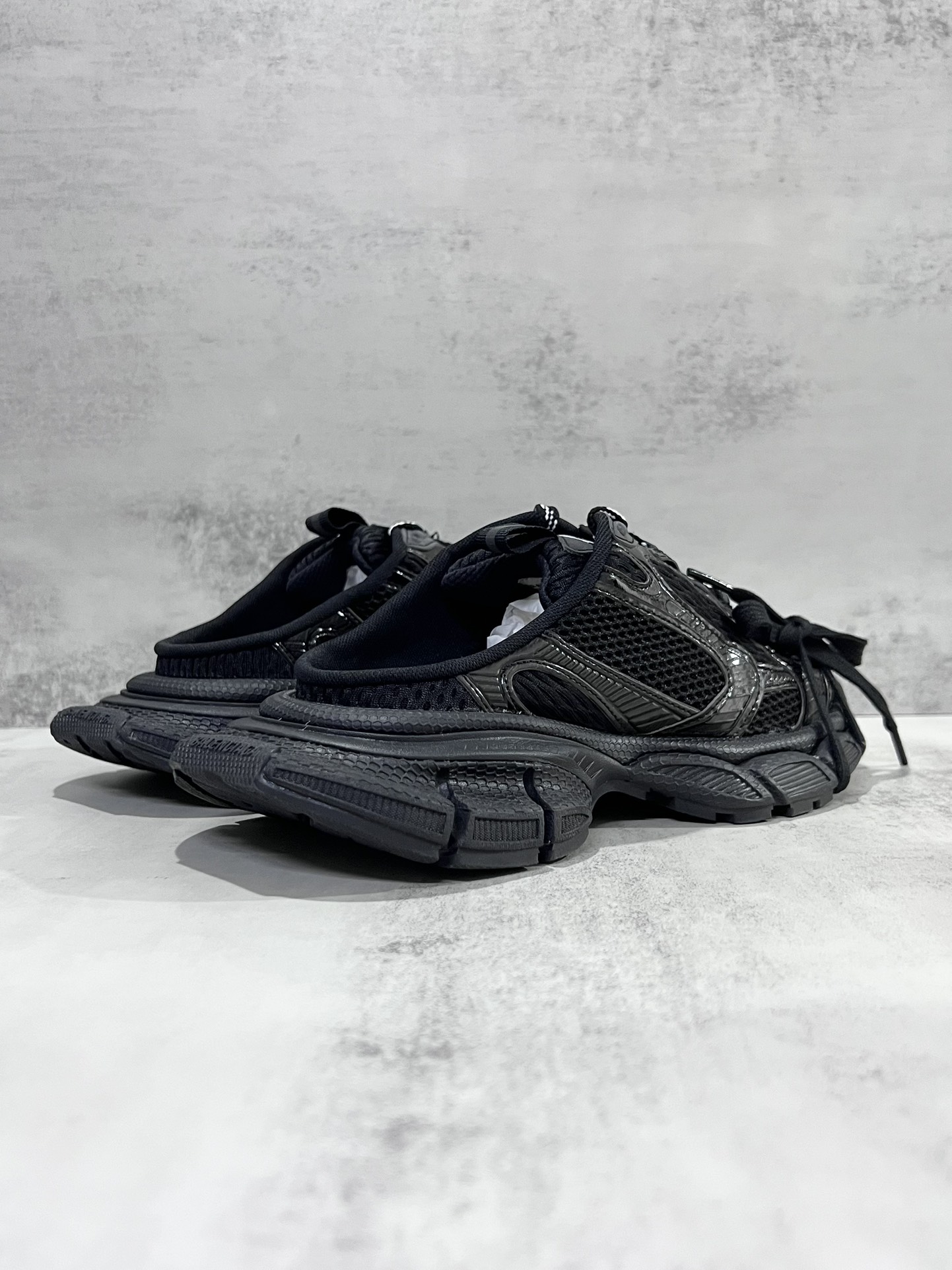Balenciaga Balenciaga Phantom Sneaker 同步 巴黎世家全新3XL十代潮流半拖跑鞋 增加全新设计 在延续 Track Trainer 户外轮廓和复杂鞋面结构的同时