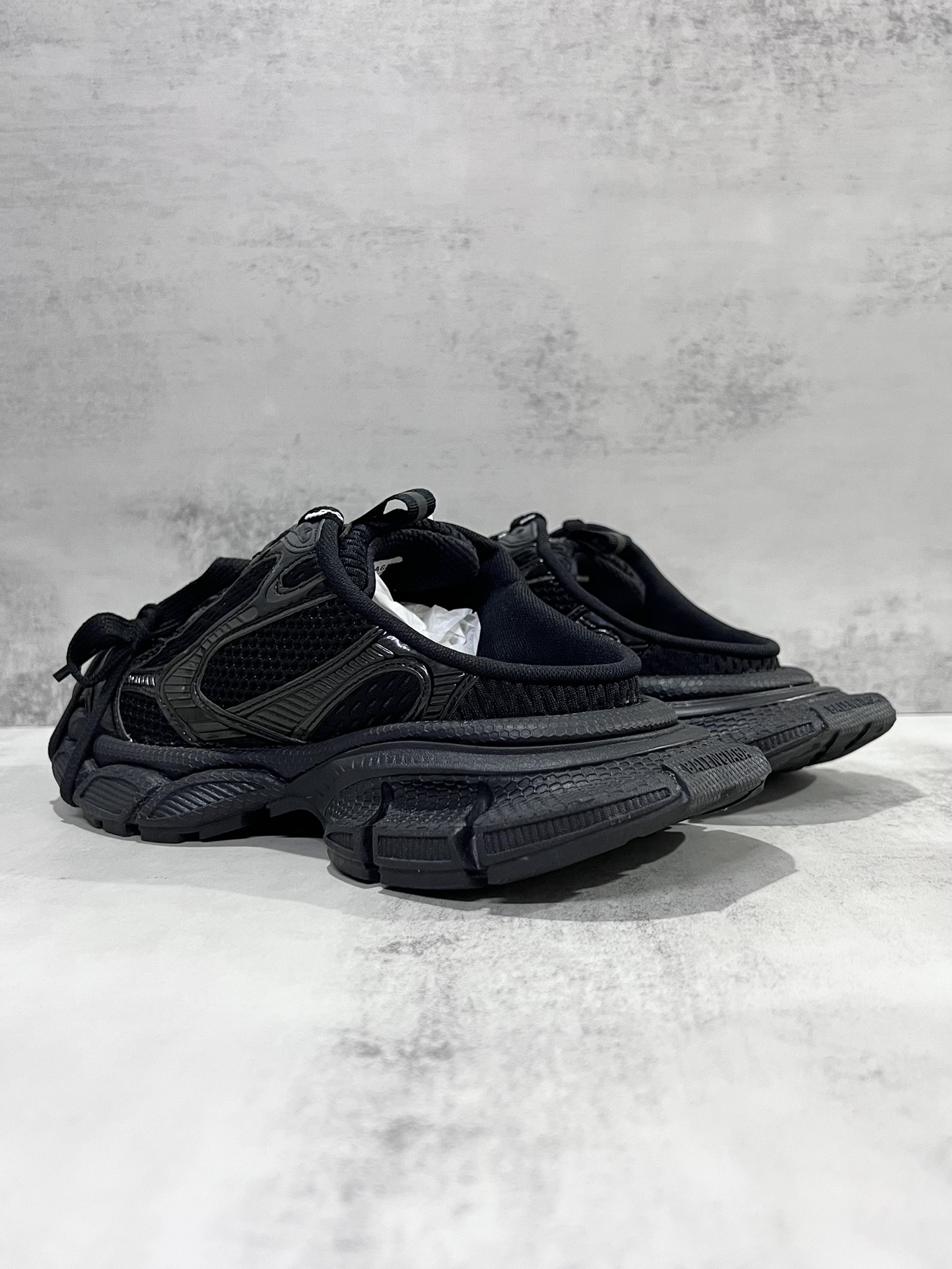 Balenciaga Balenciaga Phantom Sneaker 同步 巴黎世家全新3XL十代潮流半拖跑鞋 增加全新设计 在延续 Track Trainer 户外轮廓和复杂鞋面结构的同时