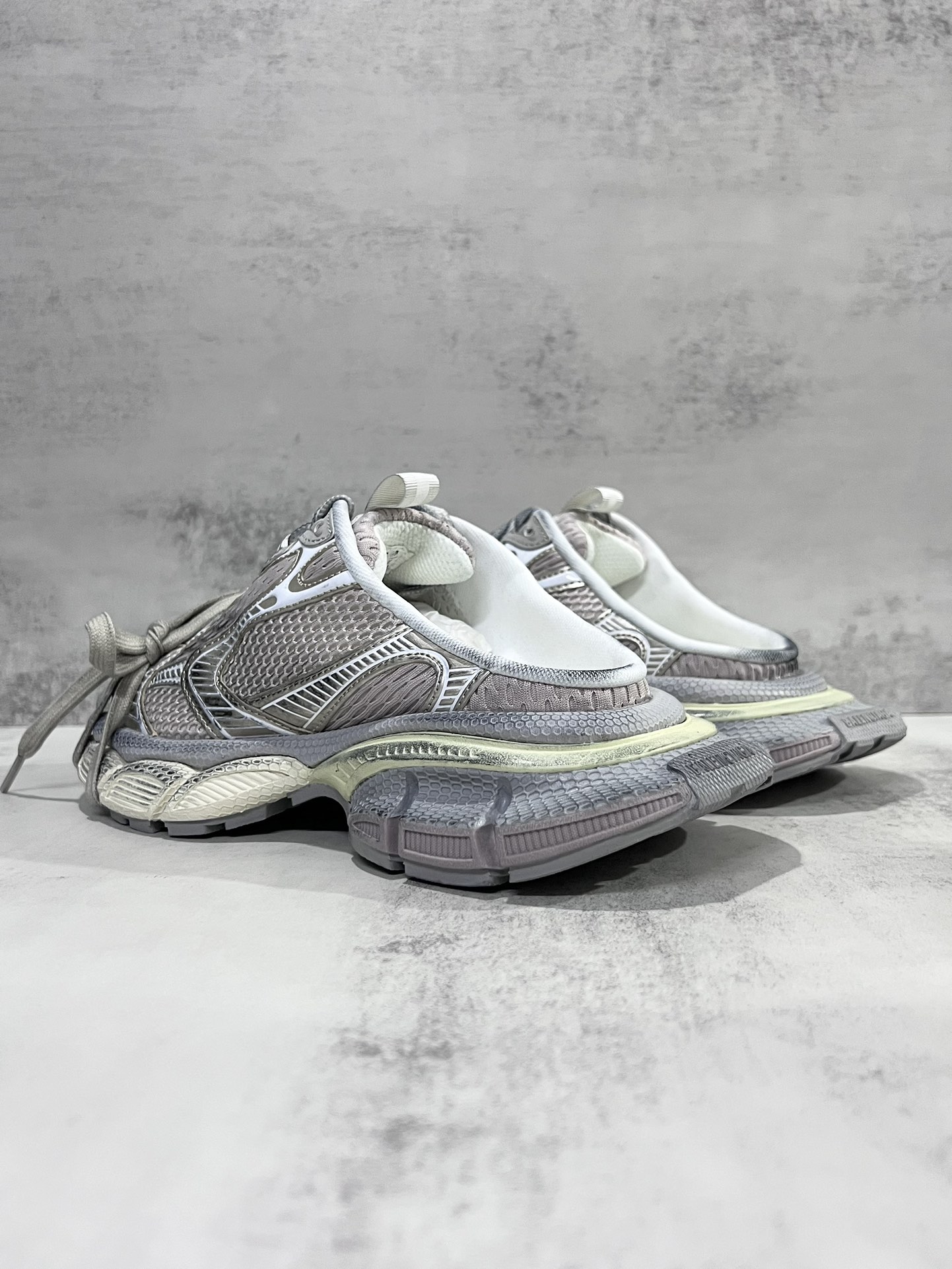 Balenciaga Balenciaga Phantom Sneaker 同步 巴黎世家全新3XL十代潮流半拖跑鞋 增加全新设计 在延续 Track Trainer 户外轮廓和复杂鞋面结构的同时