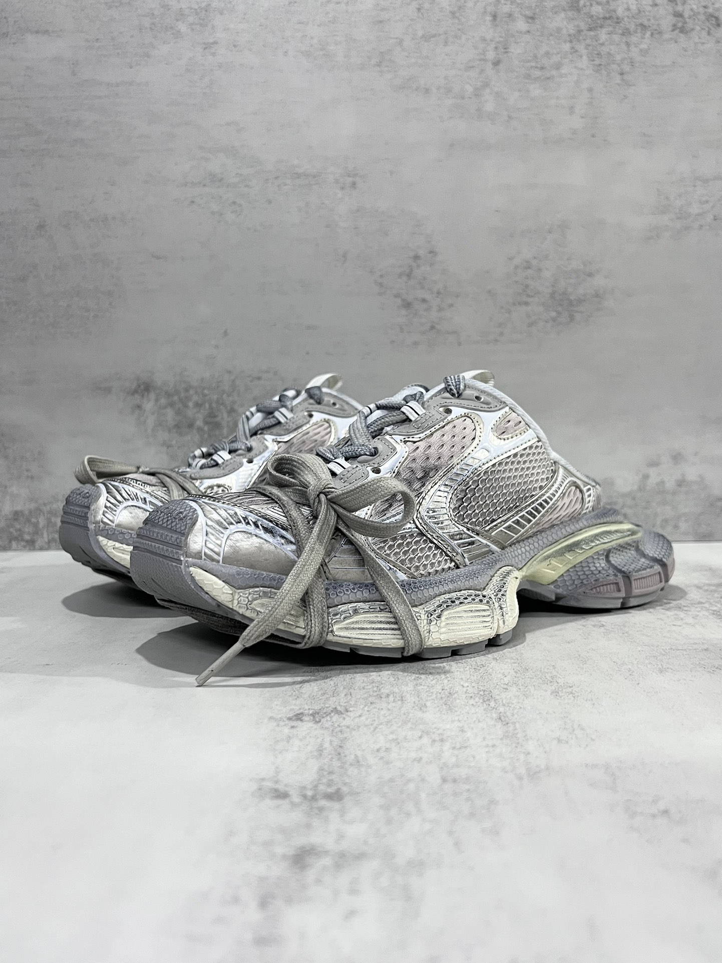 Balenciaga Balenciaga Phantom Sneaker 同步 巴黎世家全新3XL十代潮流半拖跑鞋 增加全新设计 在延续 Track Trainer 户外轮廓和复杂鞋面结构的同时