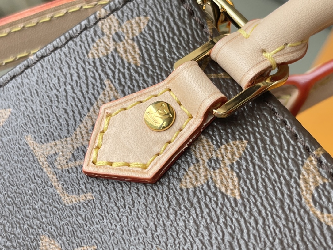 Louis Vuitton: LV x YK Petit Sac Plat M82112