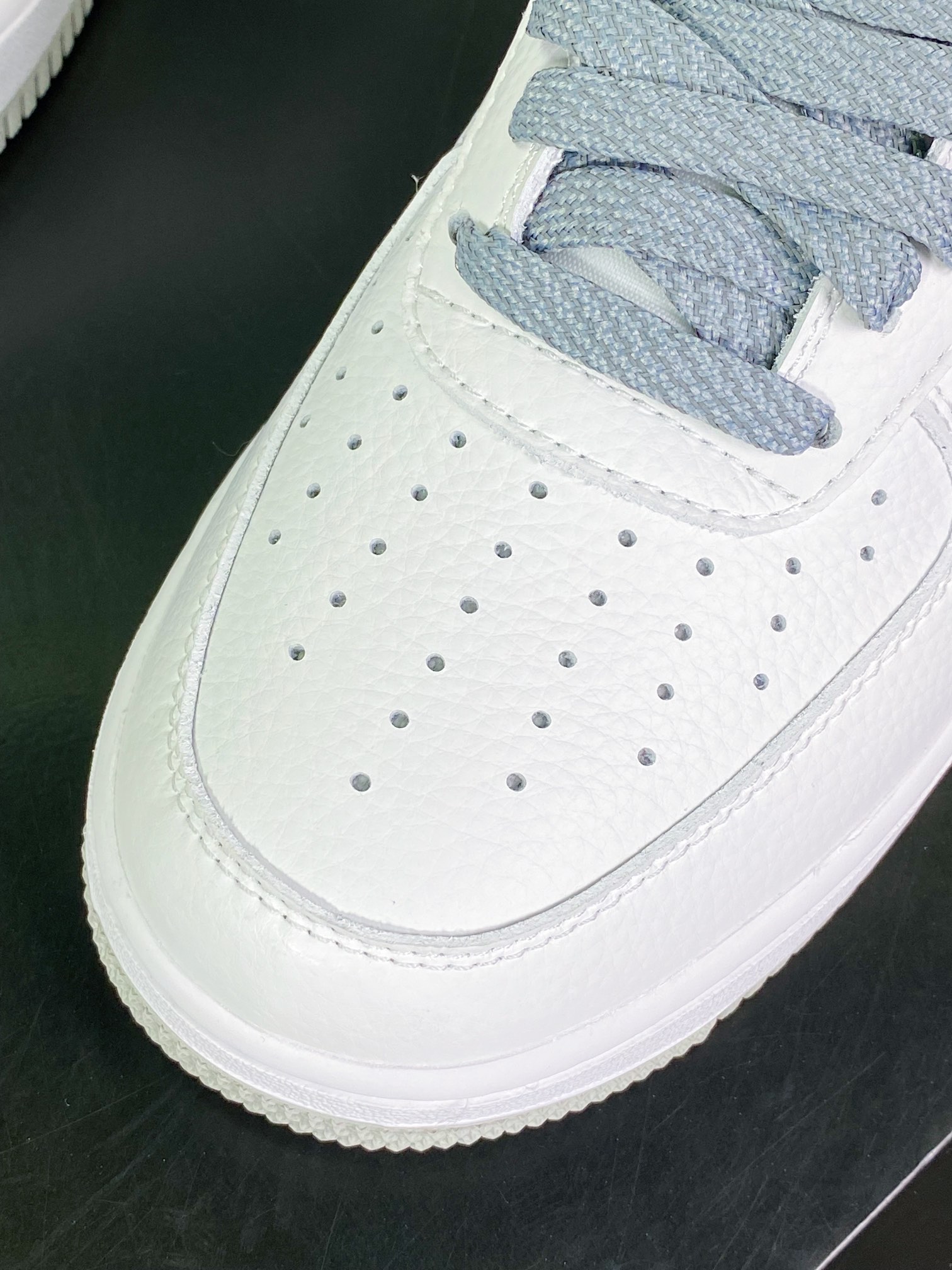 240  Air Force 1 '07 Low QS”White/Black/ Reflectiv Swoosh”空军一号板鞋“皮革白会天使反光钩子”LS0216-025