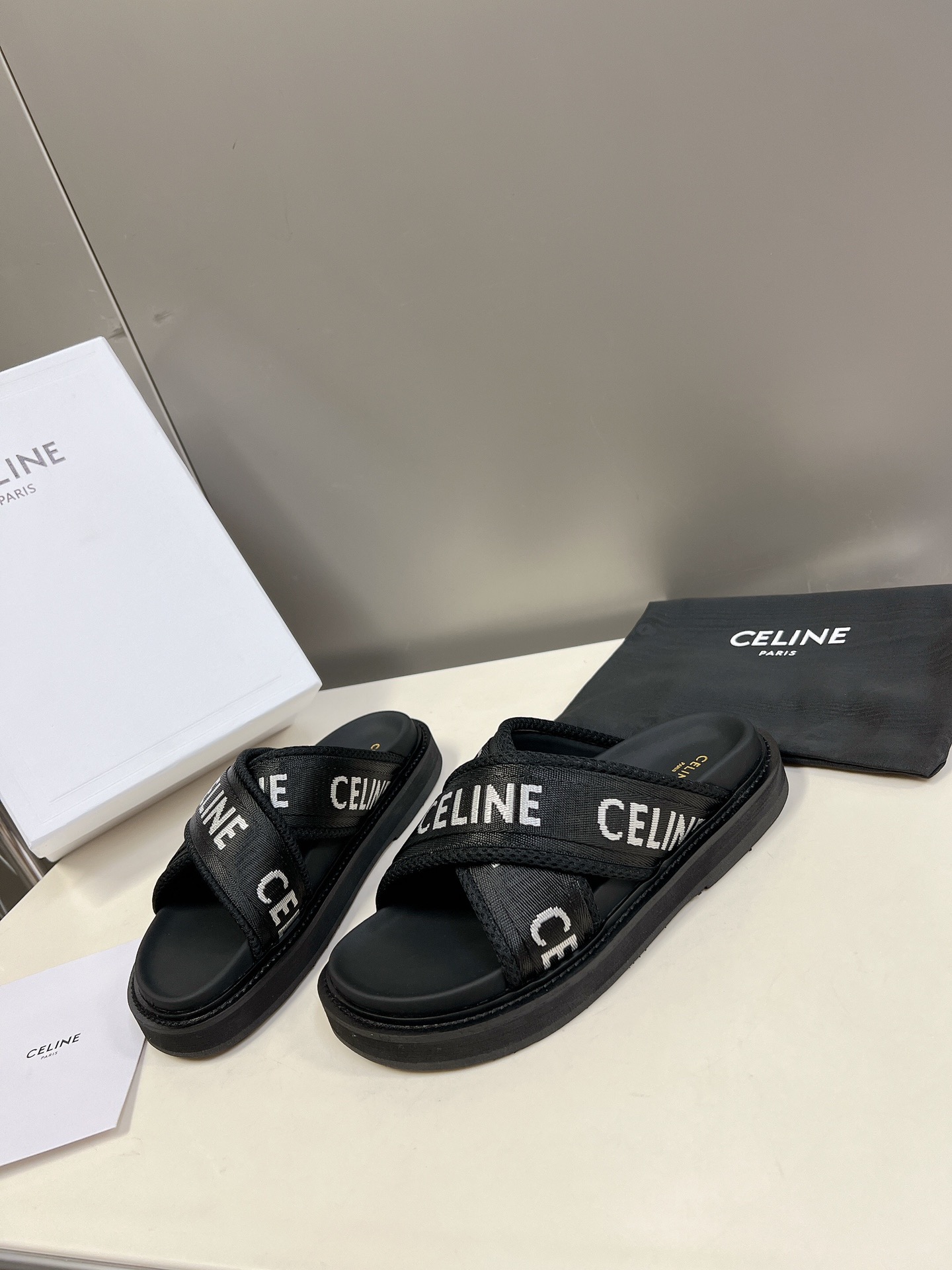 CELINE思琳代级别春夏新品凯旋门