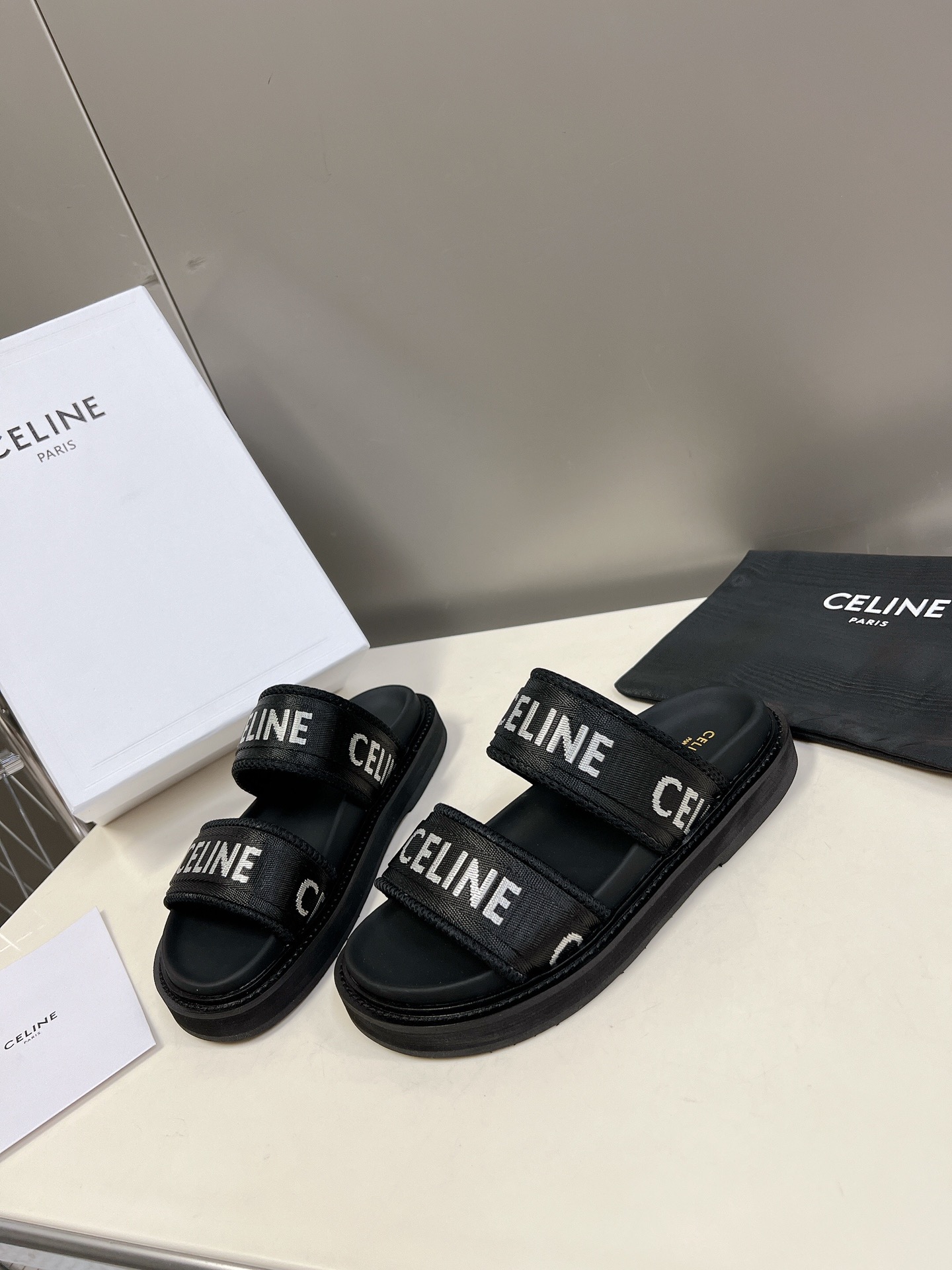 CELINE思琳代级别春夏新品凯旋门