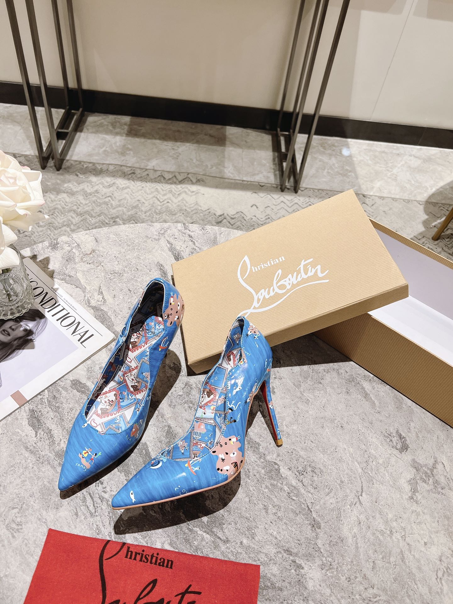Christian Louboutin CL 2023 impreso boca V modelos nobles y lujosos reales de alto nivel profesional