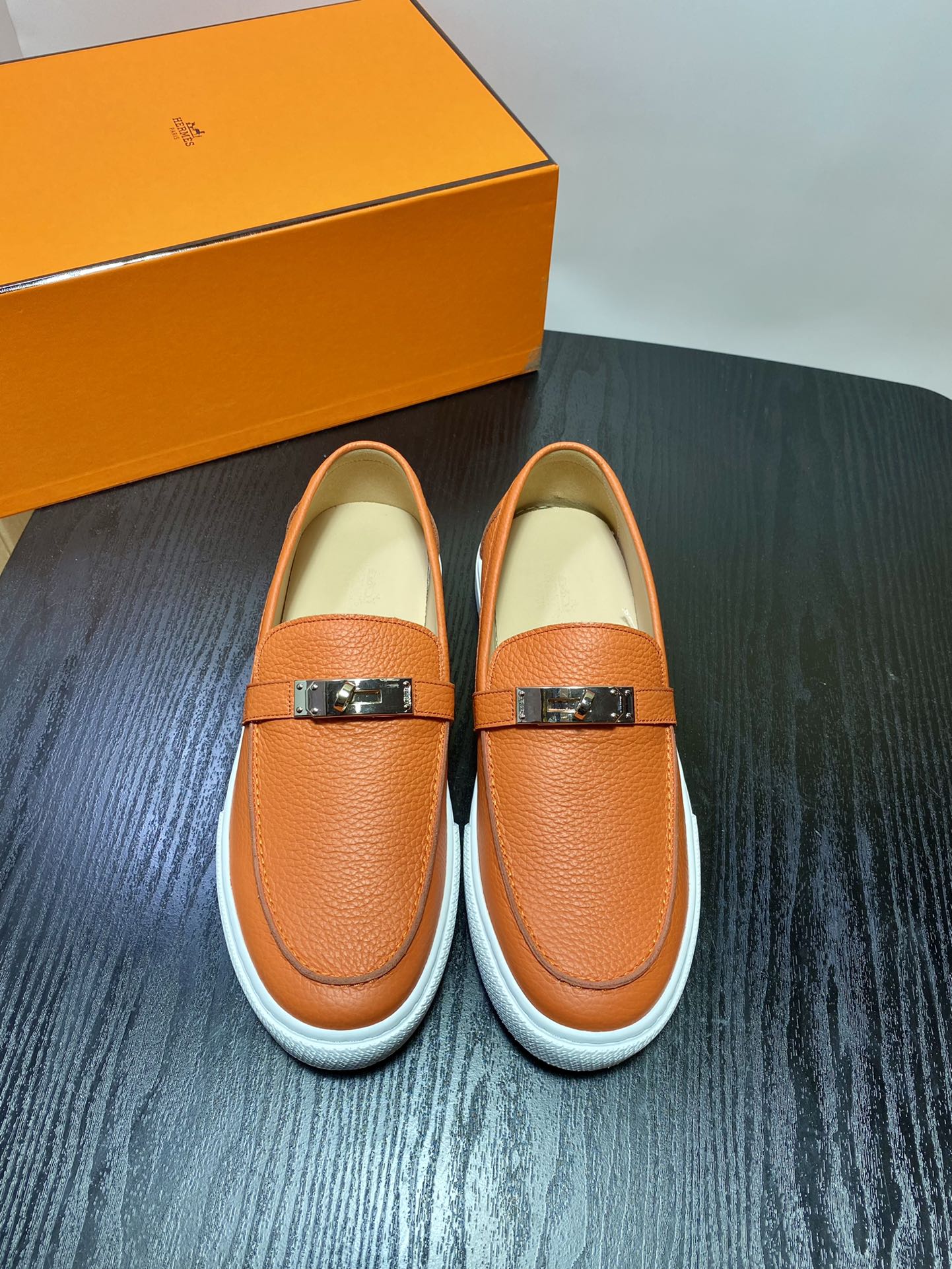 Real [HERMES] Hermès - pedido original de alta calidad - original 🔝 piel de becerro caída, decoración de cierre de met…