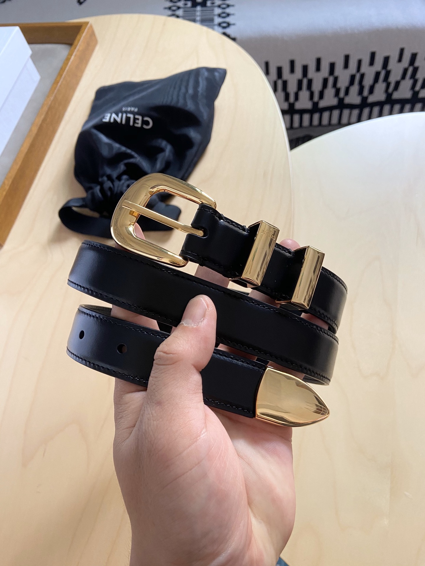Celine 赛琳女士腰带 céline 春夏新款 细节完美的小腰带 精品铜扣 小牛皮腰带.宽度2.5CM