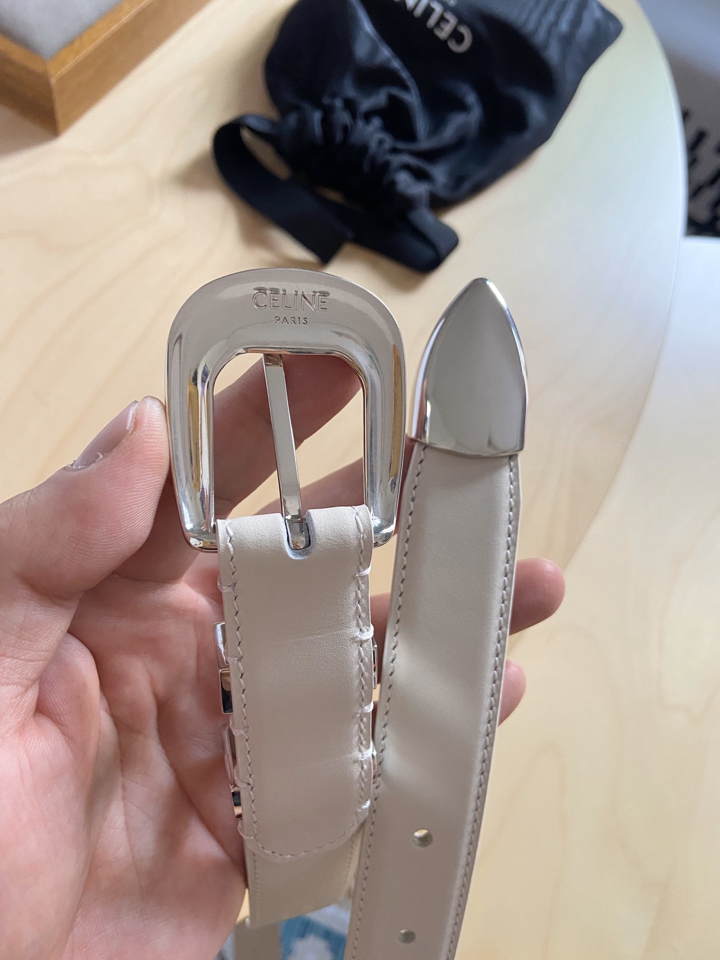 Celine 赛琳女士腰带 céline 春夏新款 细节完美的小腰带 精品铜扣 小牛皮腰带.宽度2.5CM