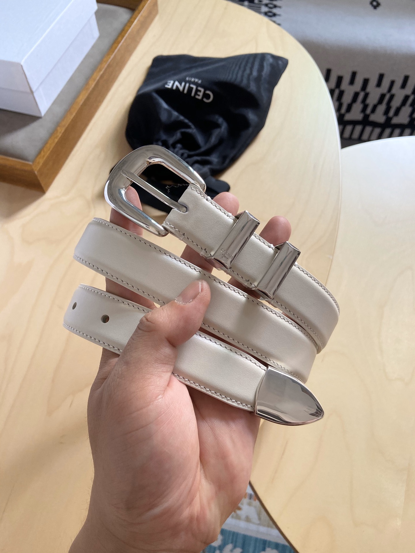 Celine 赛琳女士腰带 céline 春夏新款 细节完美的小腰带 精品铜扣 小牛皮腰带.宽度2.5CM