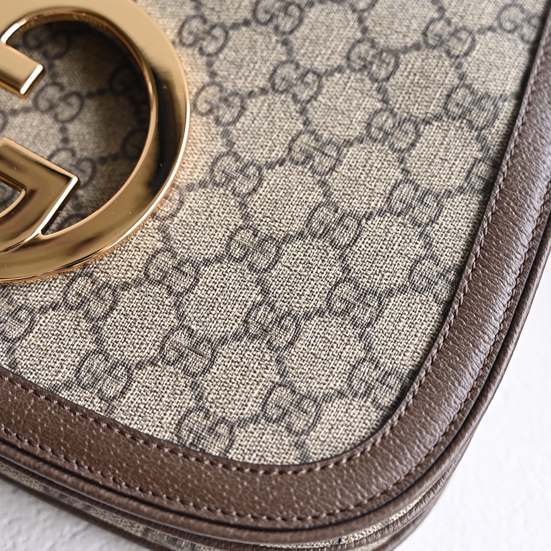 Gucci 721172 brown detail