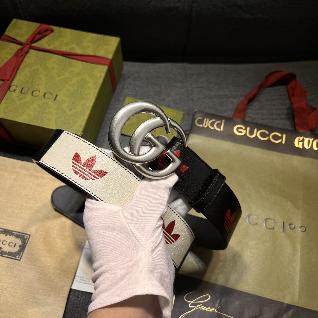   古奇 宽4.0cm 新款 阿迪达斯和古奇收藏的第二章，网络继续与三条白色条纹并置，GG字母与三叶草结