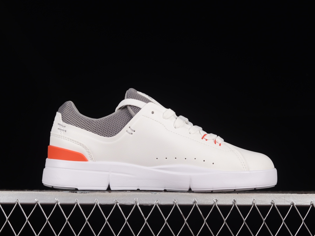 💰240纯原
THE Roger Clubhouse 费德勒 x On 昂跑 减震舒适板鞋 White Orange
#鞋款以网球为灵感的运动休闲鞋，大胆的复古外观与革新科技融合，助力运动生活的活力探索，让你尽享全天候舒适；多层叠加的环保人造皮革打造富有质感的鞋面，结合缝线、透气孔细节，体现恰到好处的复古美学。多款配色打破网球场的固有规则，带来焕然一新的视觉享受。
尺码：36 36.5 37.5 38 38.5 39 40 40.5 41 42 42.5 43 44 45 Z.C3
