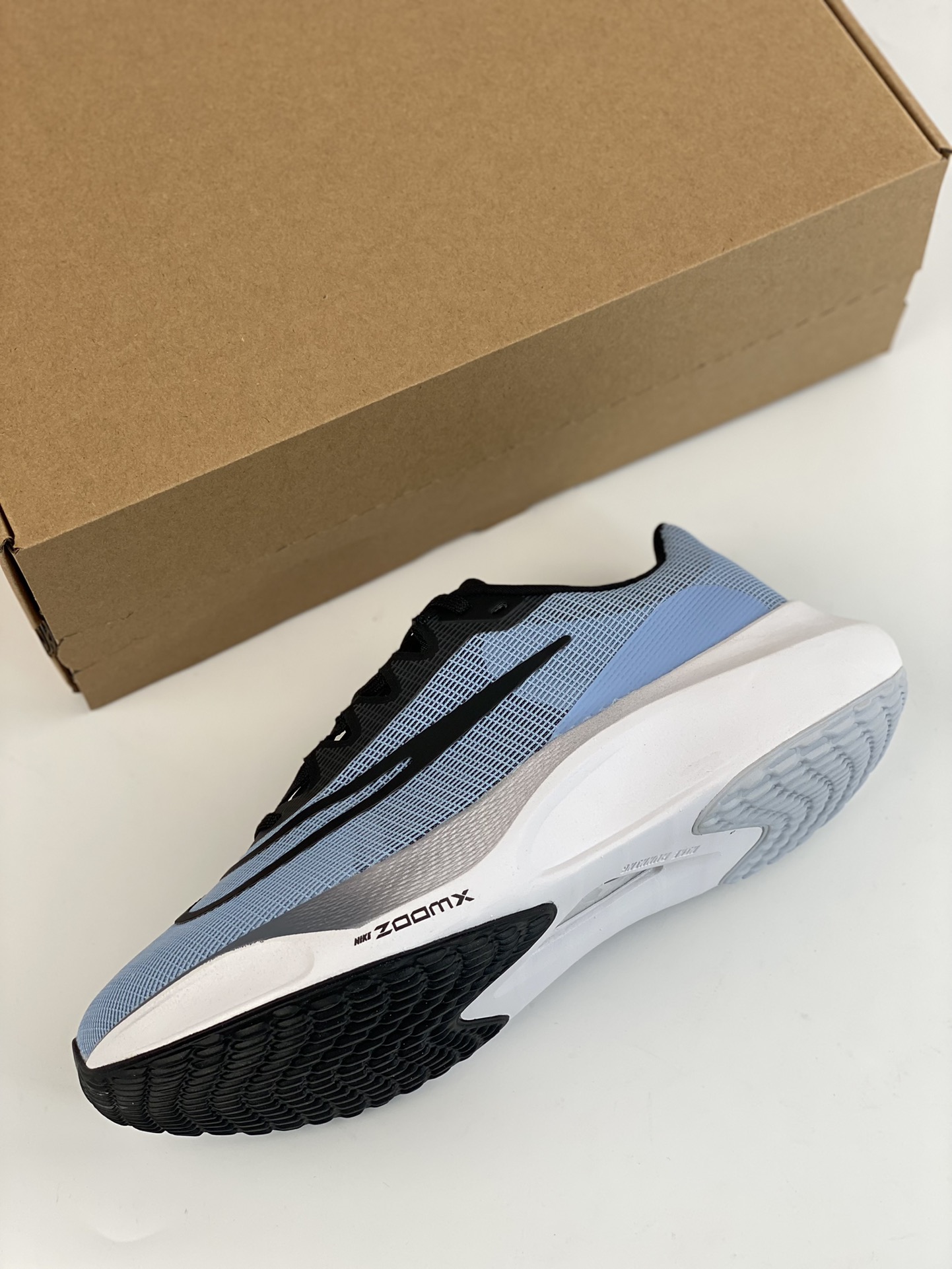 180 Nike Zoom Fly 5 飞行5代马拉松系列跑鞋 DM8968-401