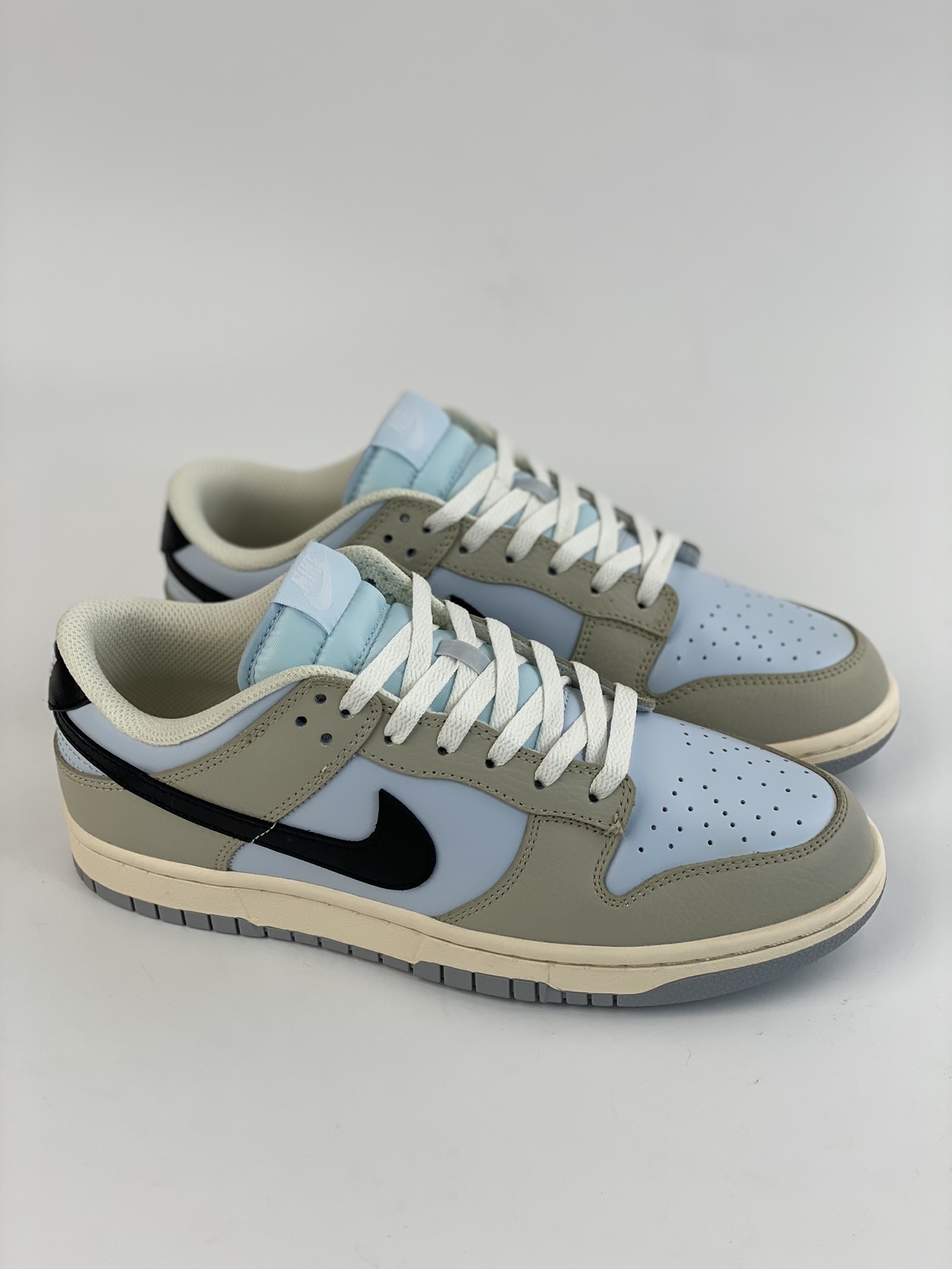 260 Nike SB Dunk Low 拼接卡其淡蓝 304714-005
