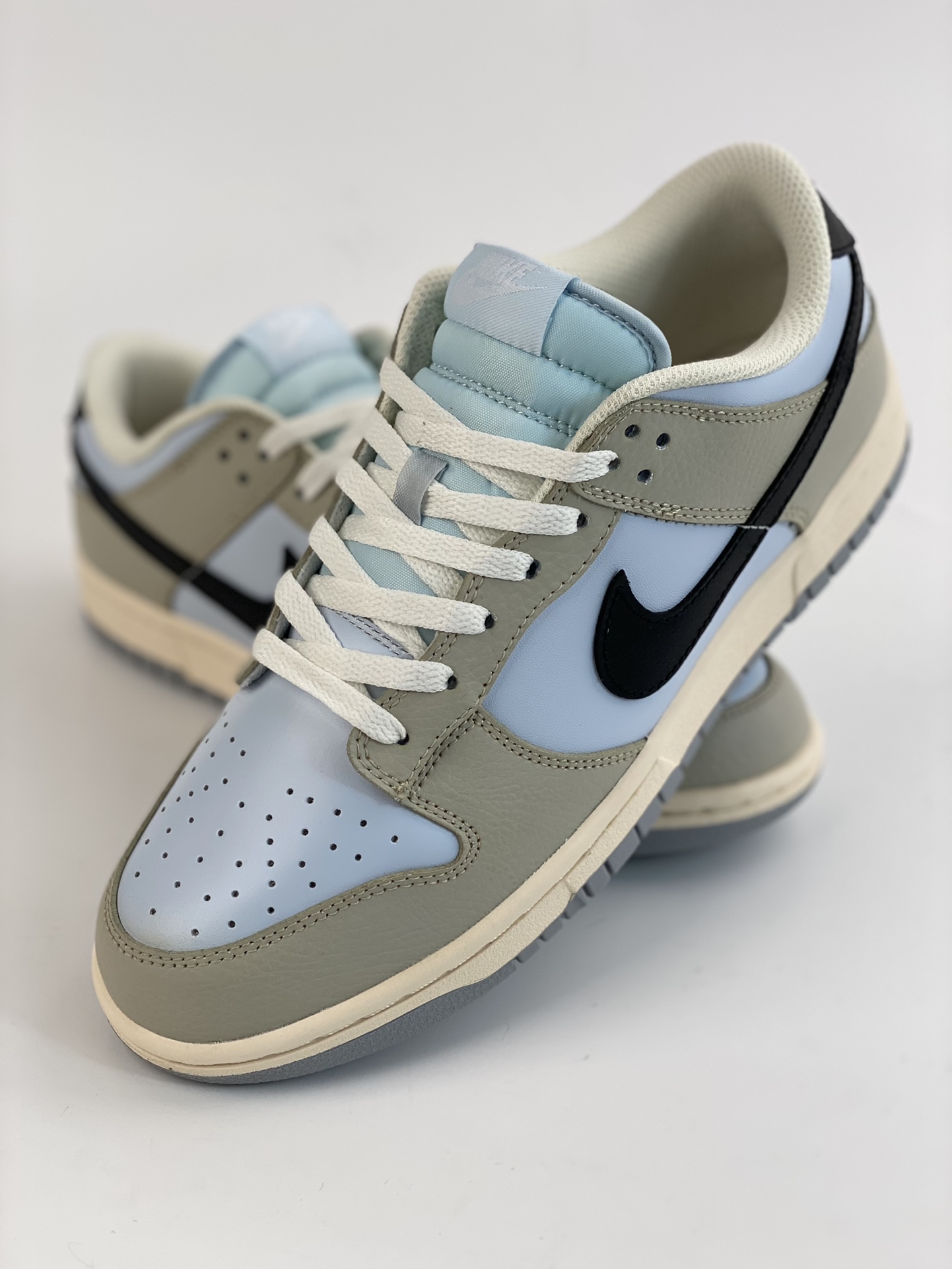 260 Nike SB Dunk Low 拼接卡其淡蓝 304714-005