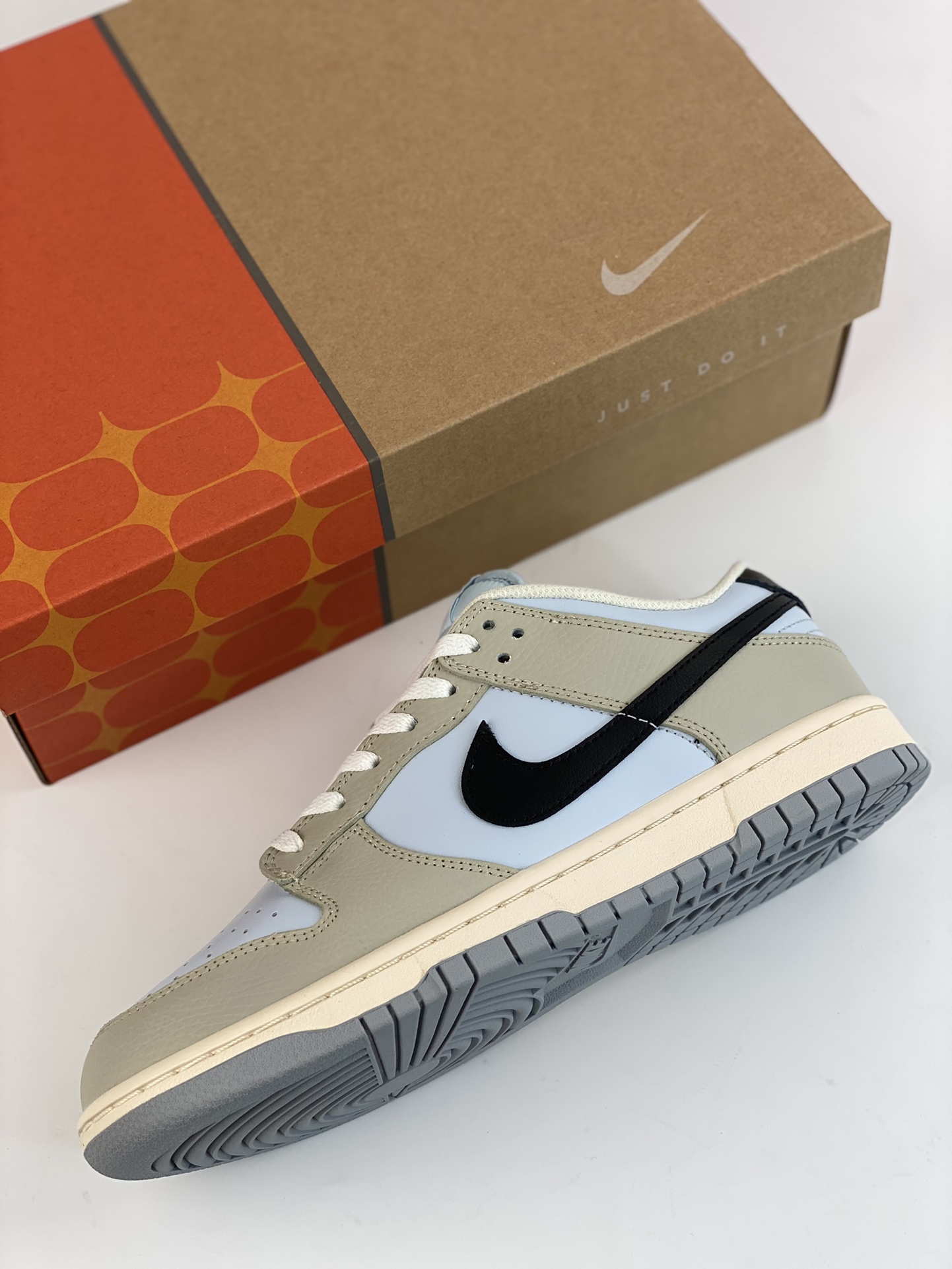 260 Nike SB Dunk Low 拼接卡其淡蓝 304714-005